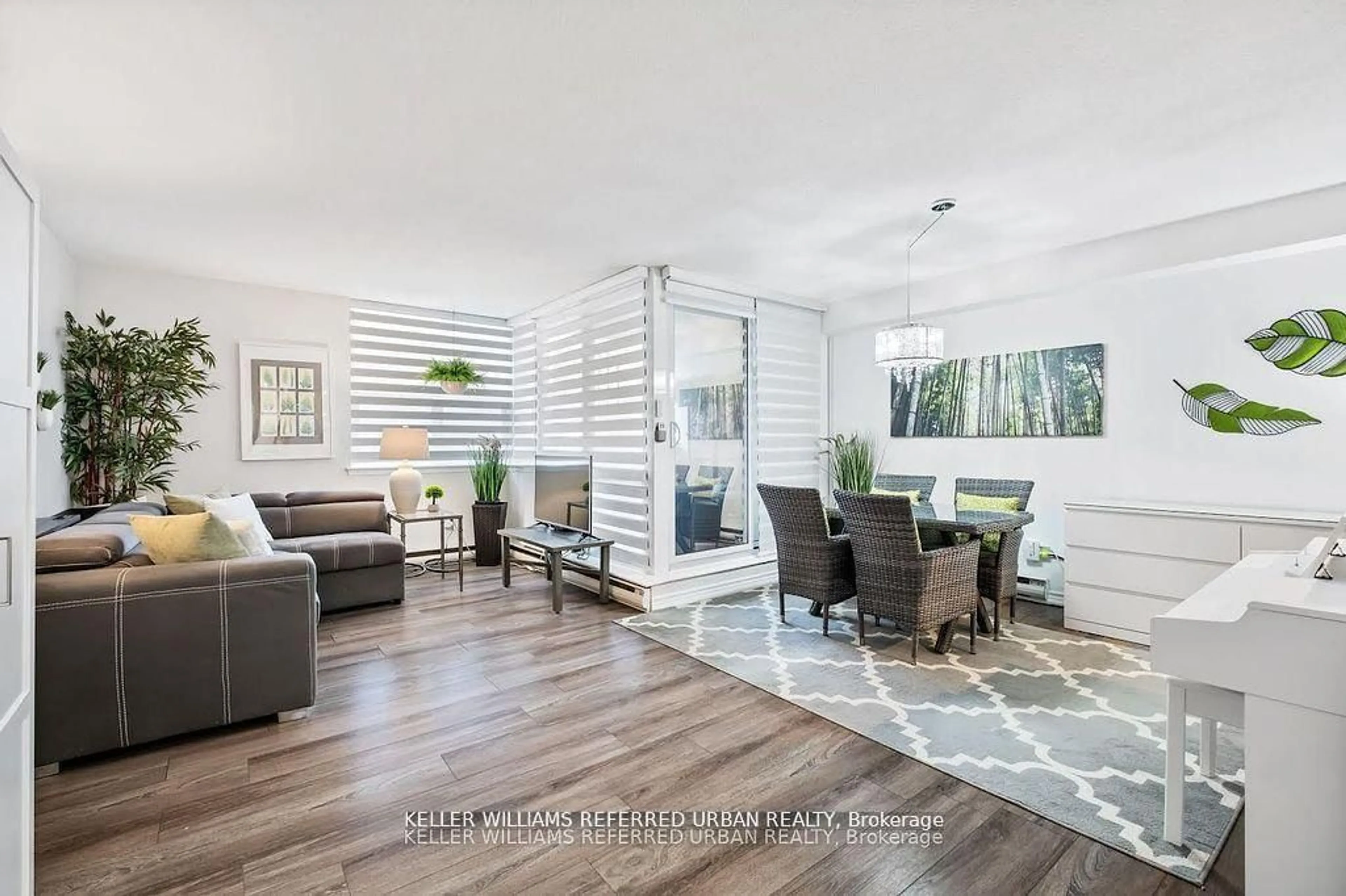 Living room with furniture, unknown for 2500 Bridletowne Circ #1004, Toronto Ontario M1W 2V6