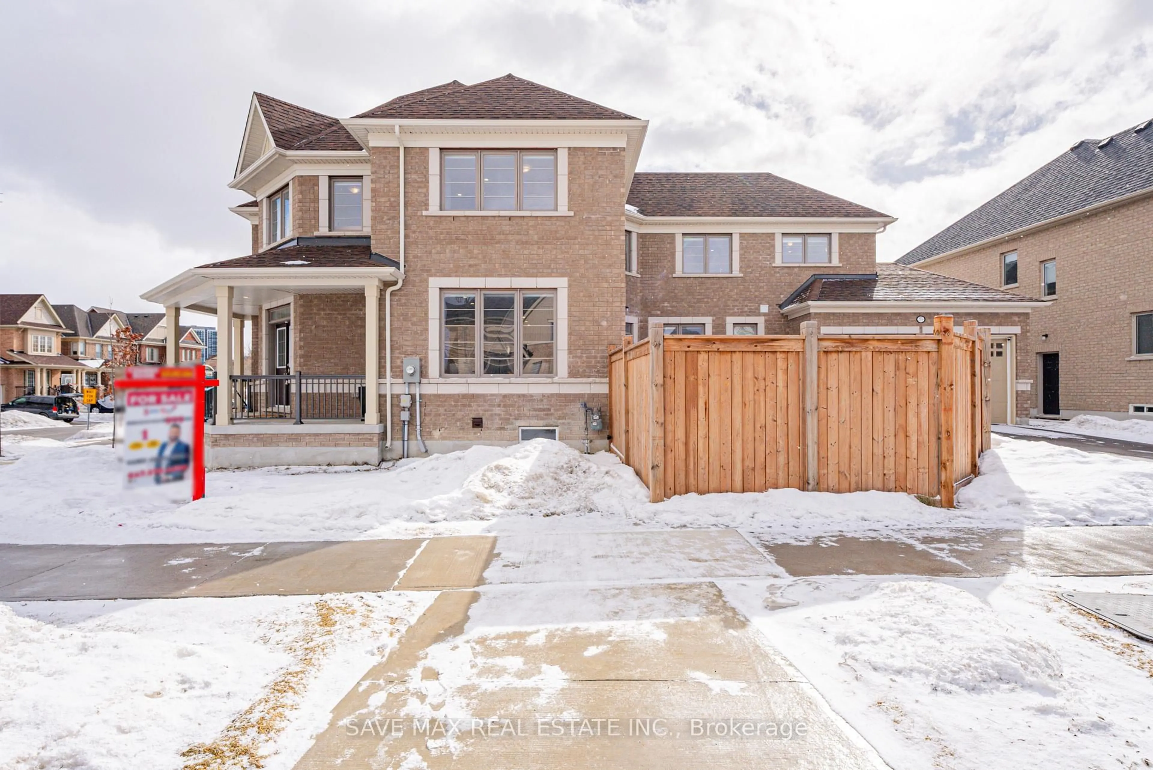 Home with brick exterior material, street for 2576 Bandsman Cres, Oshawa Ontario L1L 0M1