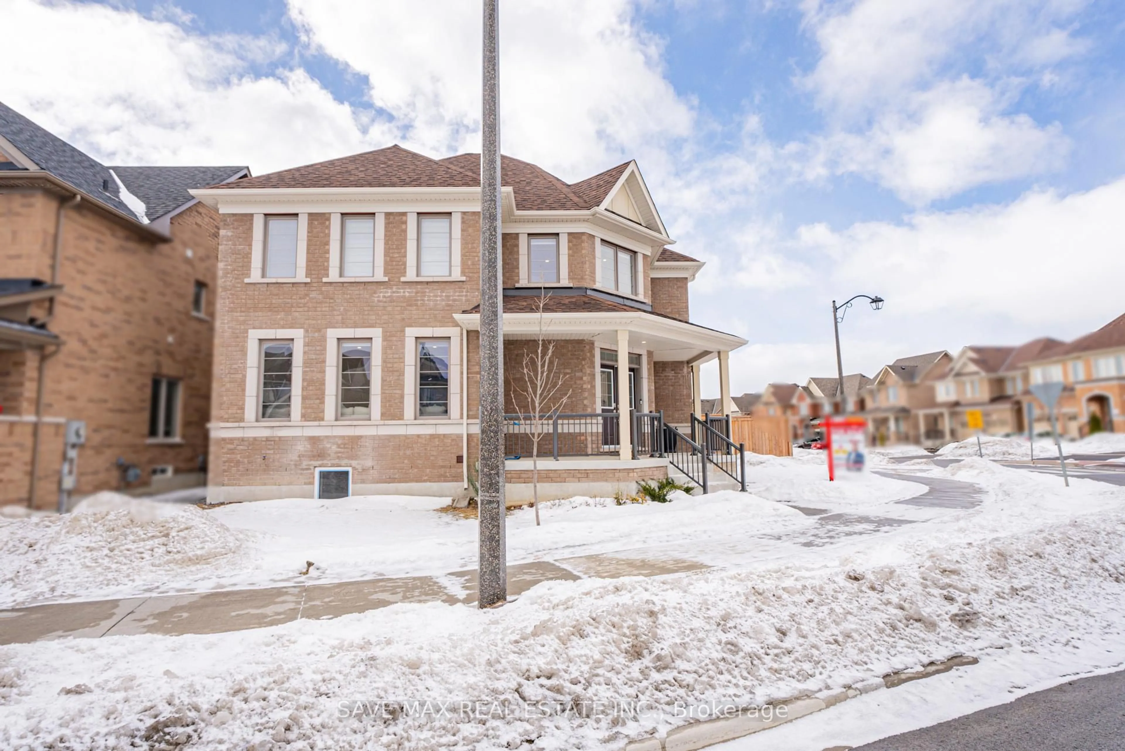 Home with brick exterior material, street for 2576 Bandsman Cres, Oshawa Ontario L1L 0M1