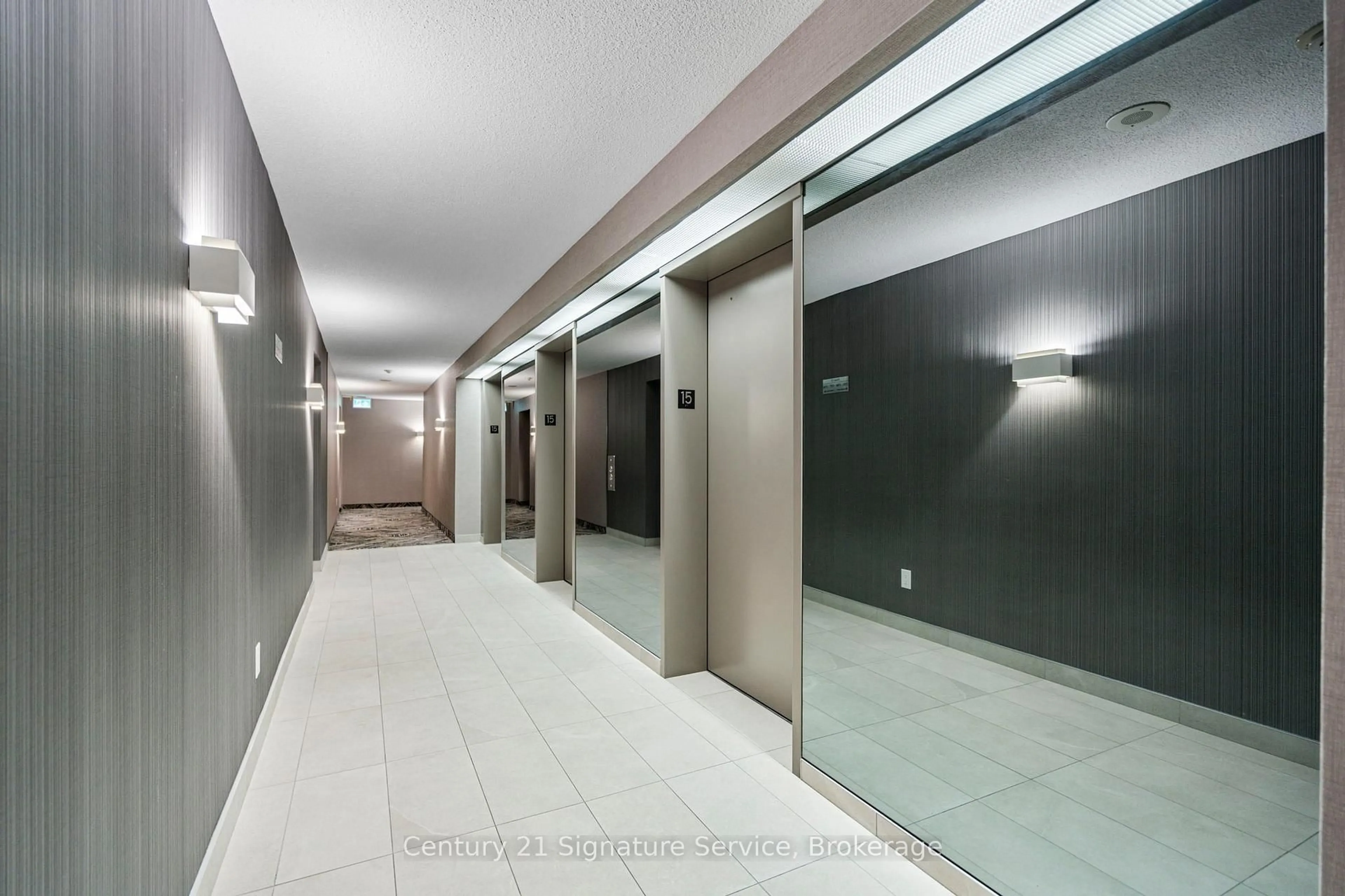 Indoor foyer for 1470 Midland Ave #1508, Toronto Ontario M1P 4Z4
