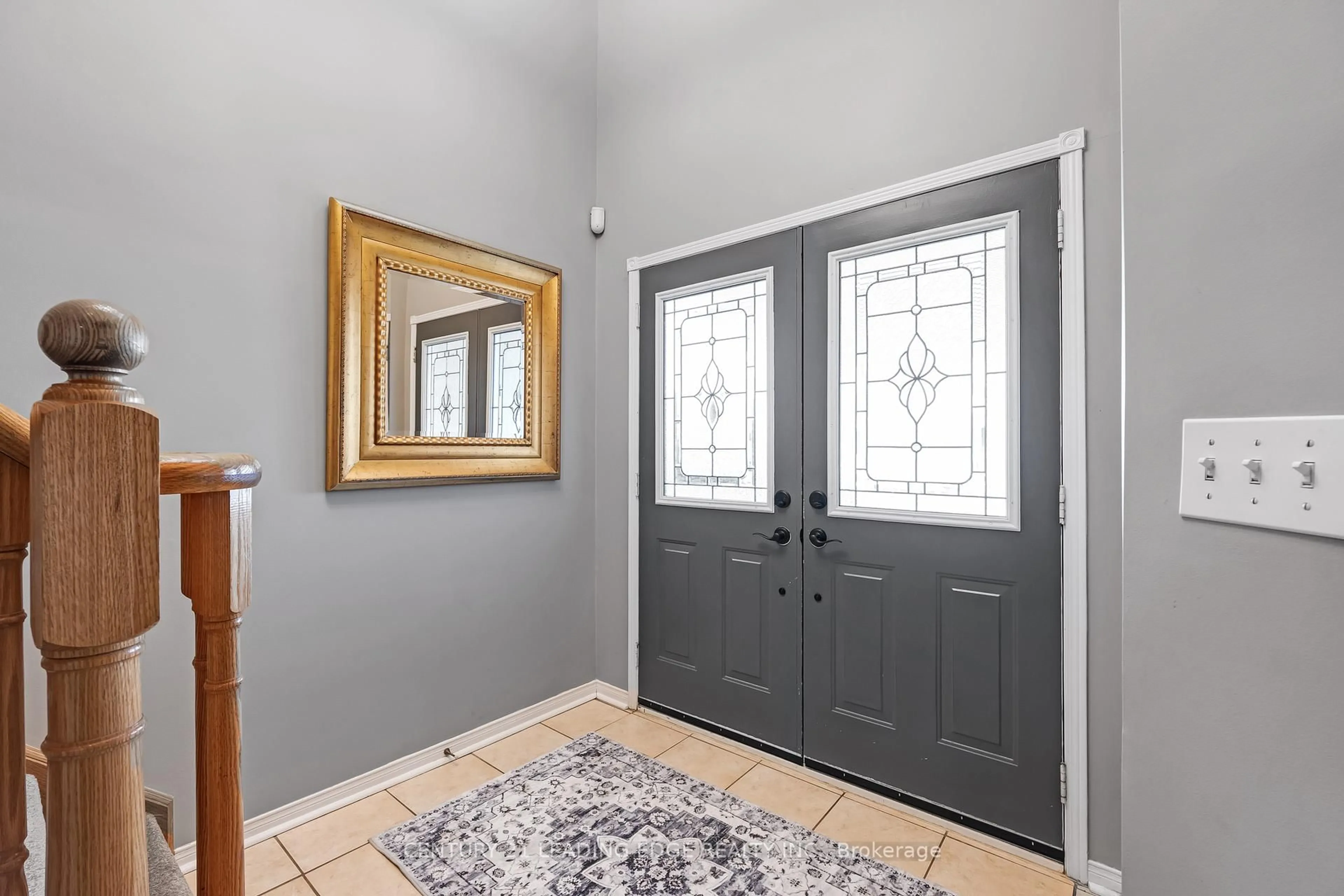 Indoor entryway for 53 Kinross Ave, Whitby Ontario L1M 2C4