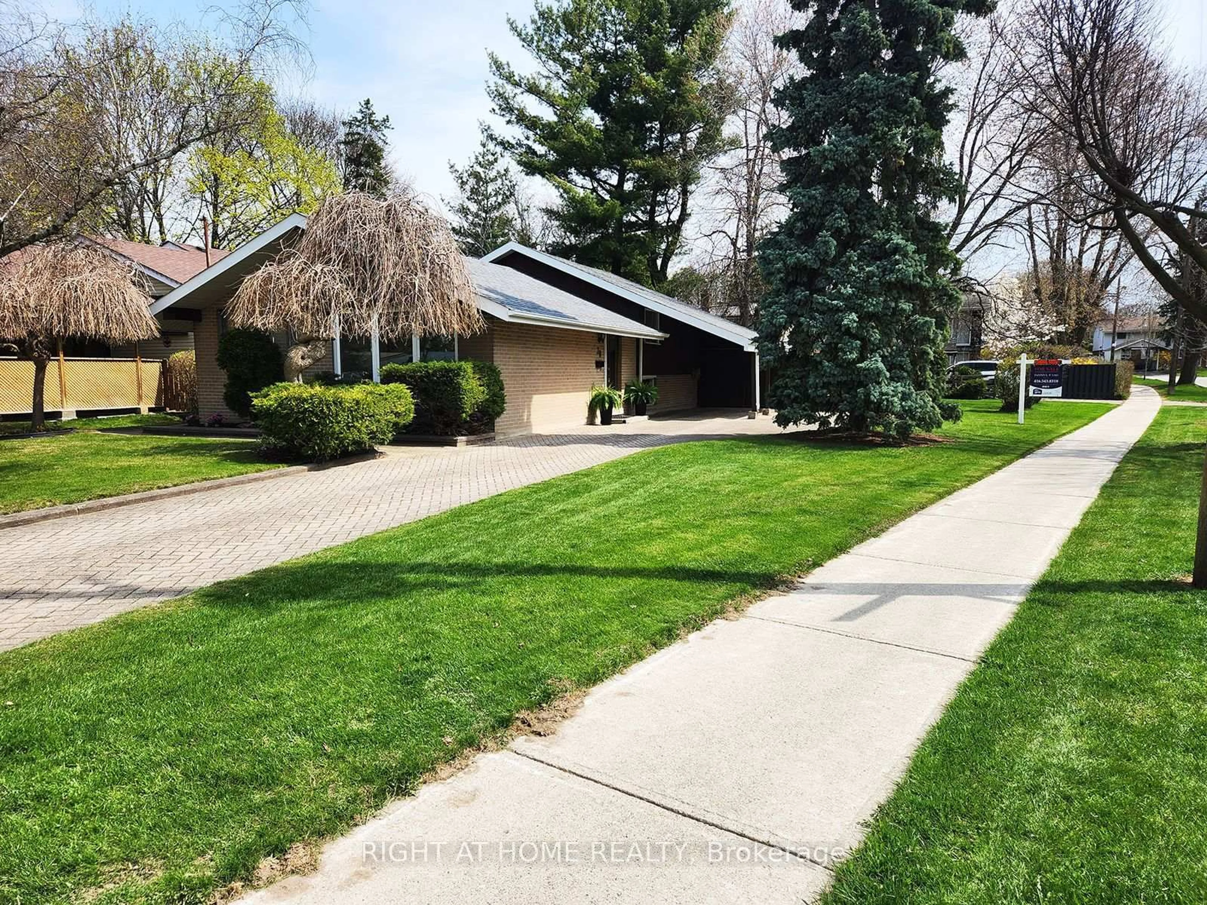 Unknown for 30 Lesterwood Cres, Toronto Ontario M1P 3L7