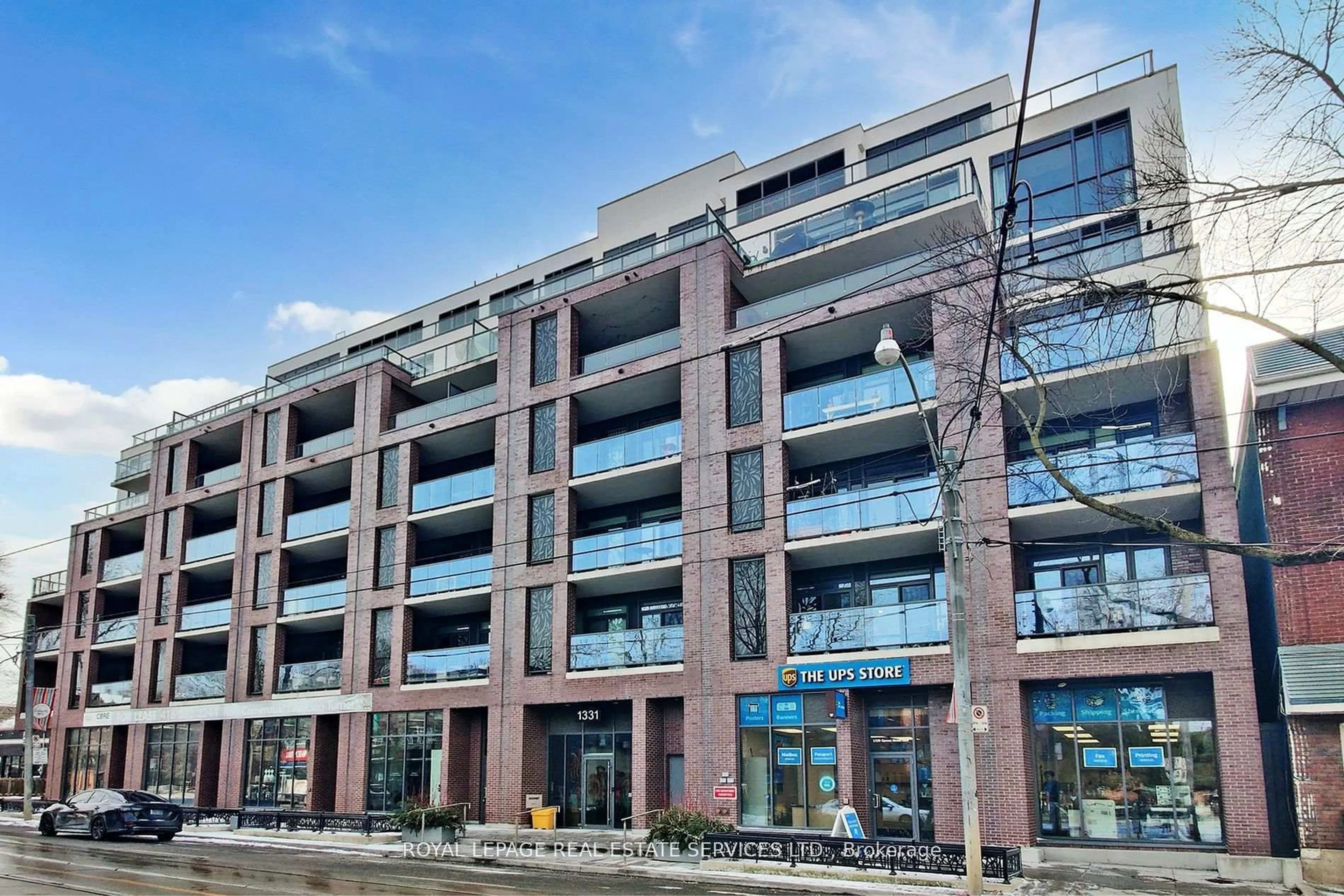 Patio, building for 1331 Queen St #509, Toronto Ontario M4L 0B1