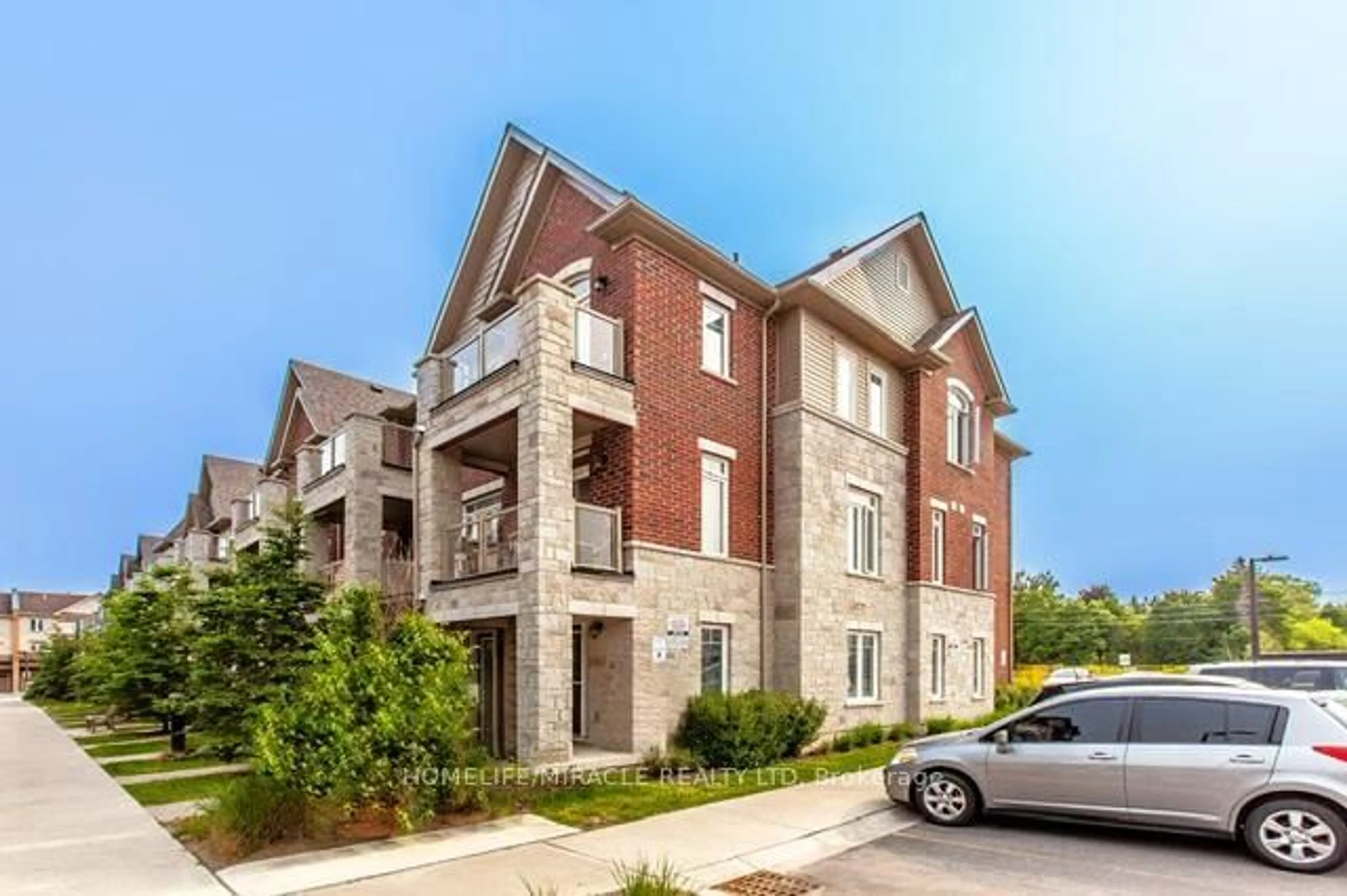 Home with brick exterior material, building for 2639 Garrison Crossings Cres #213, Pickering Ontario L1X 0E4