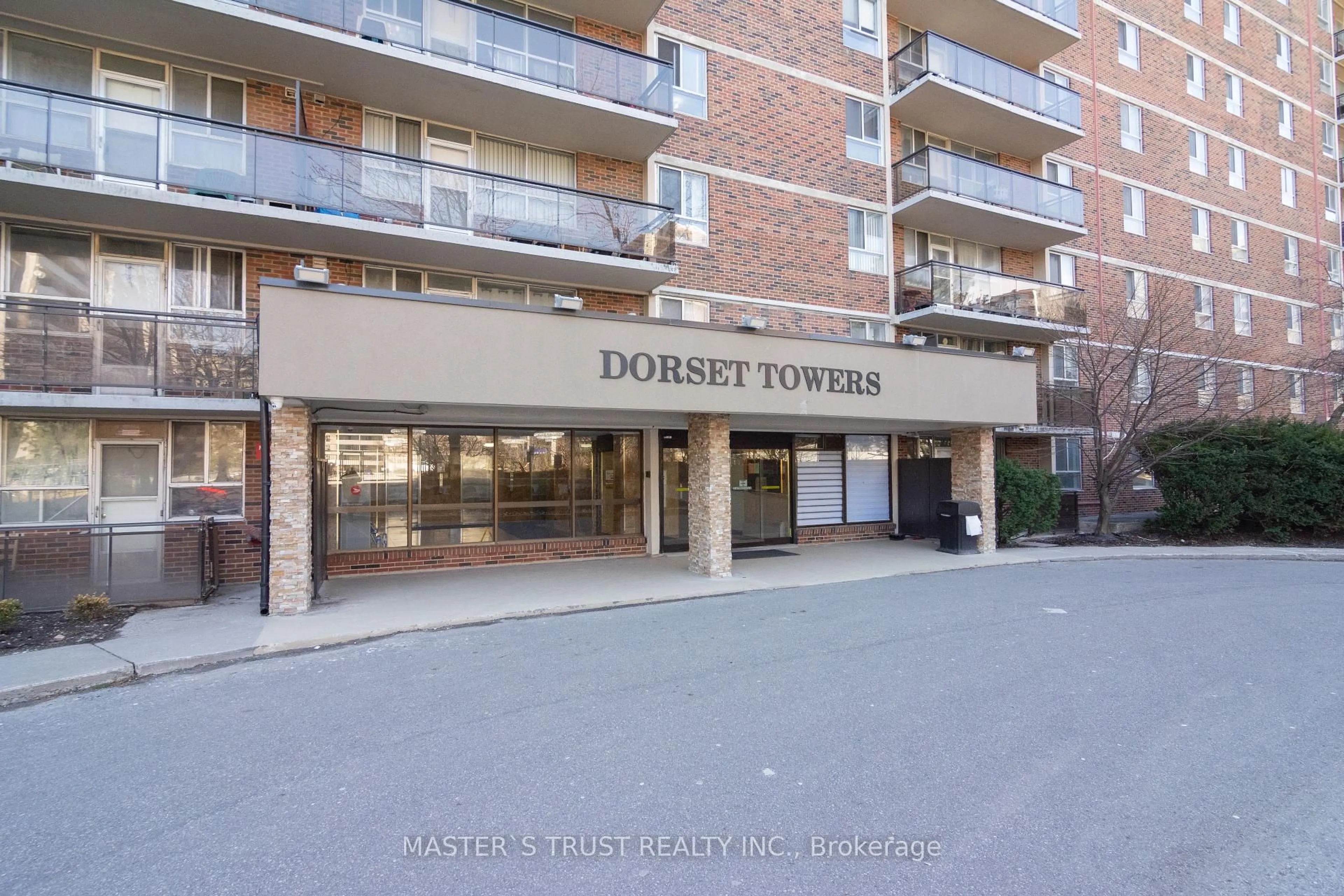 Indoor foyer for 1950 Kennedy Rd #511, Toronto Ontario M1P 4S9