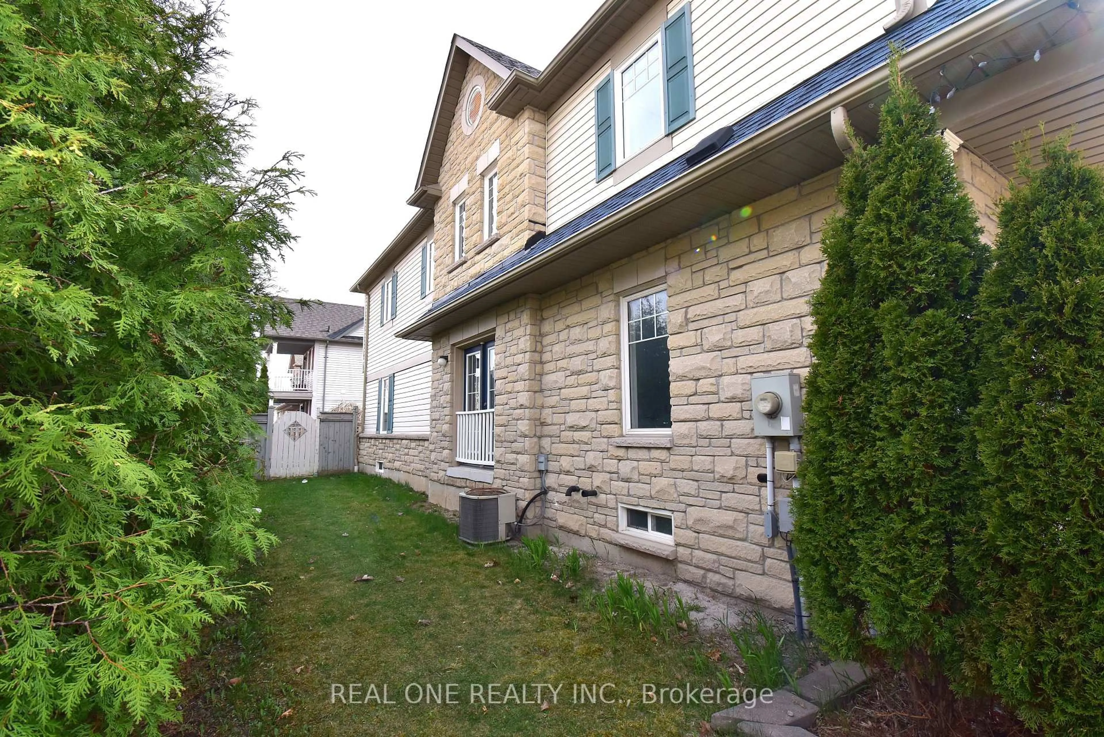 Unknown for 7 Settler's Crt, Whitby Ontario L1M 2L3