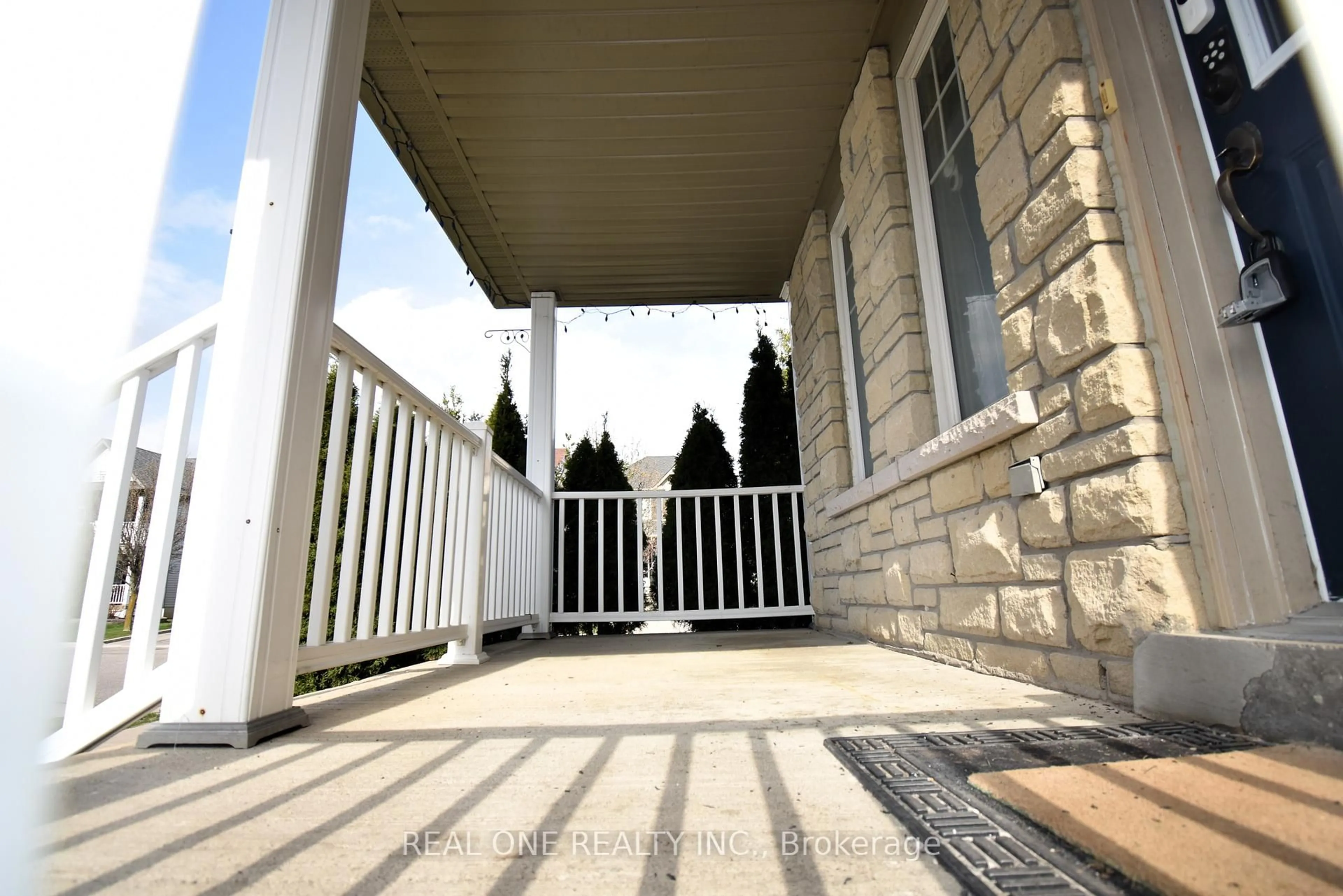 Patio, unknown for 7 Settler's Crt, Whitby Ontario L1M 2L3