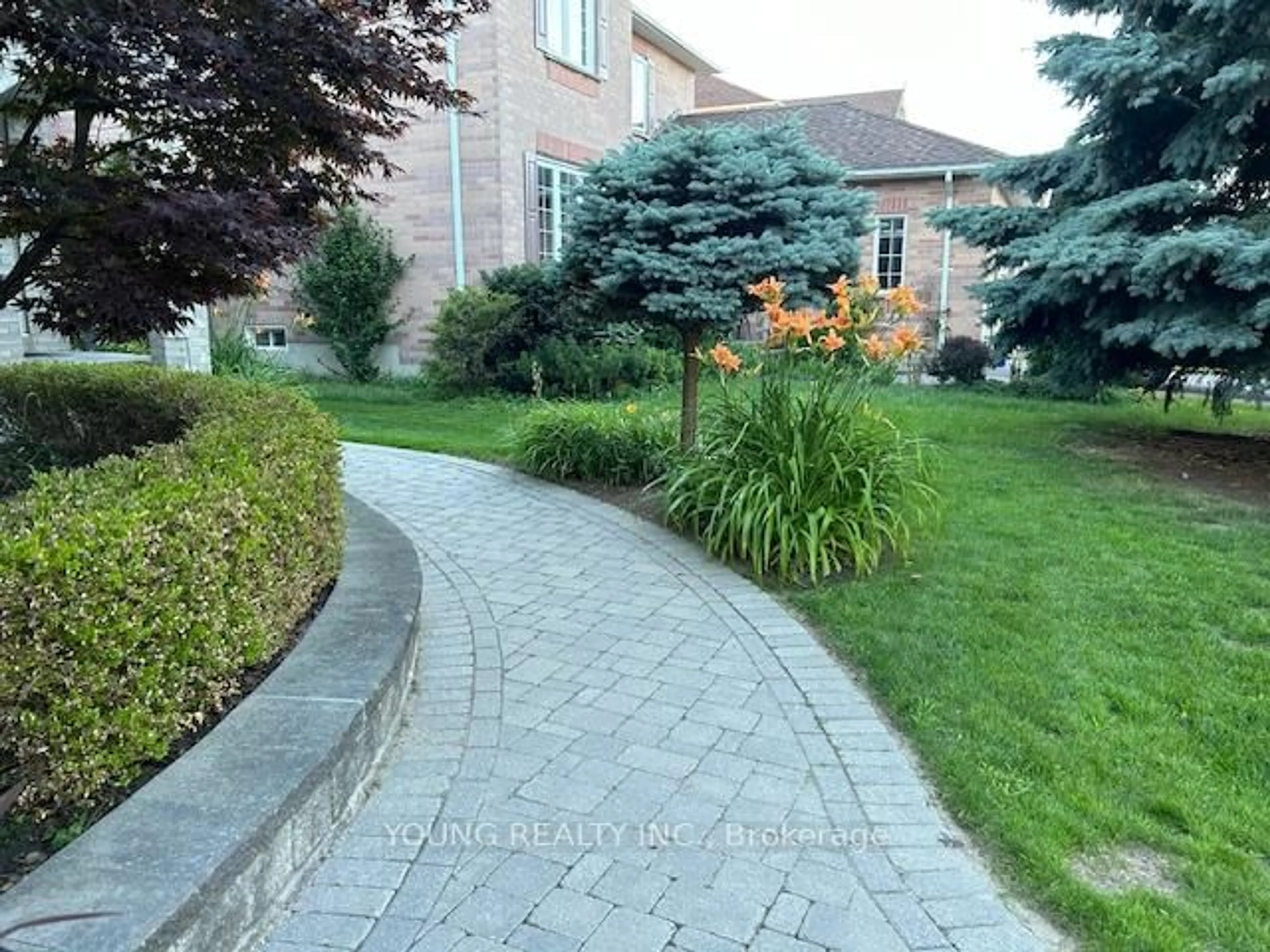 Patio, street for 20 Billings St, Whitby Ontario L1N 9C1