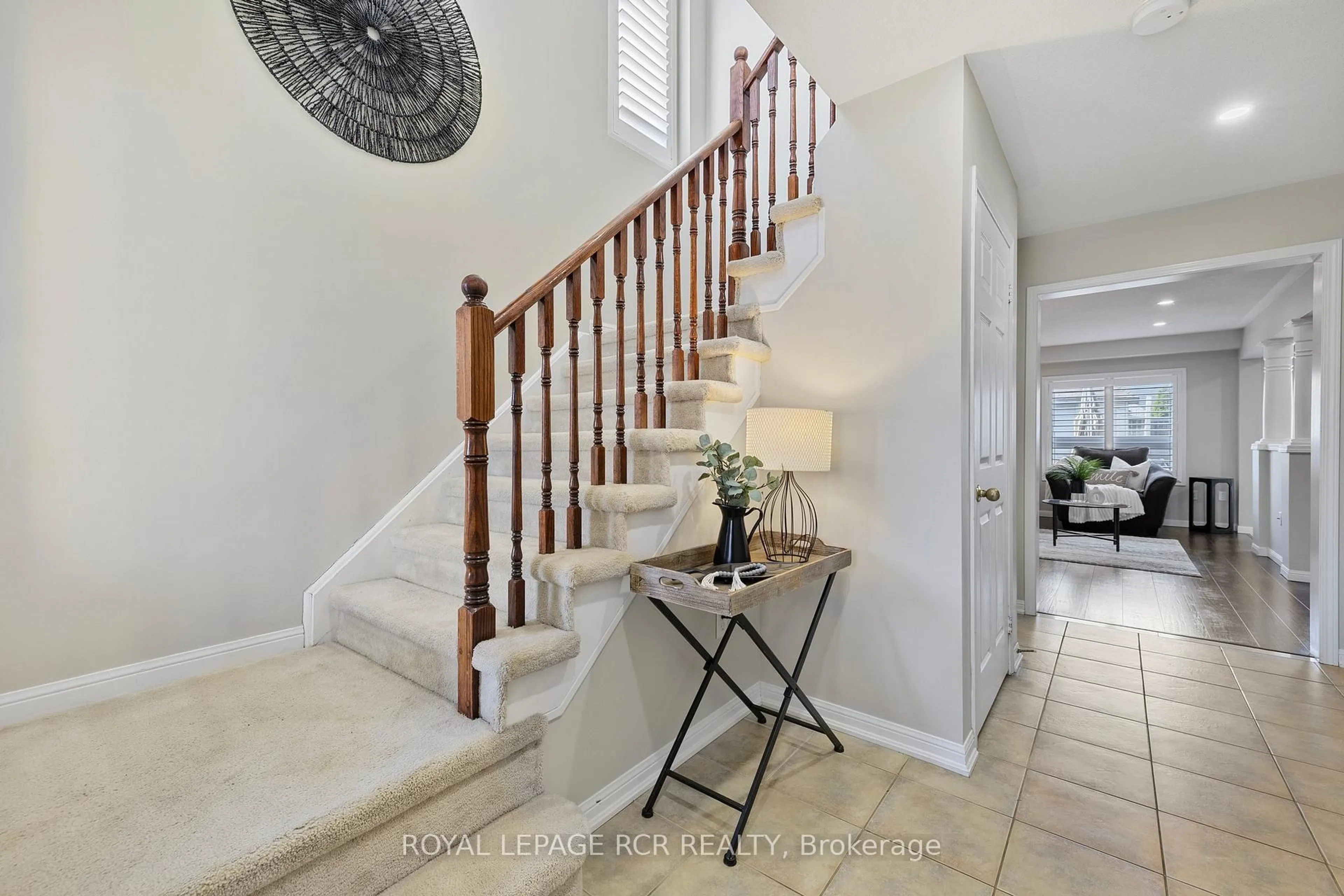 Indoor entryway for 34 Childs Crt, Clarington Ontario L1C 5P2