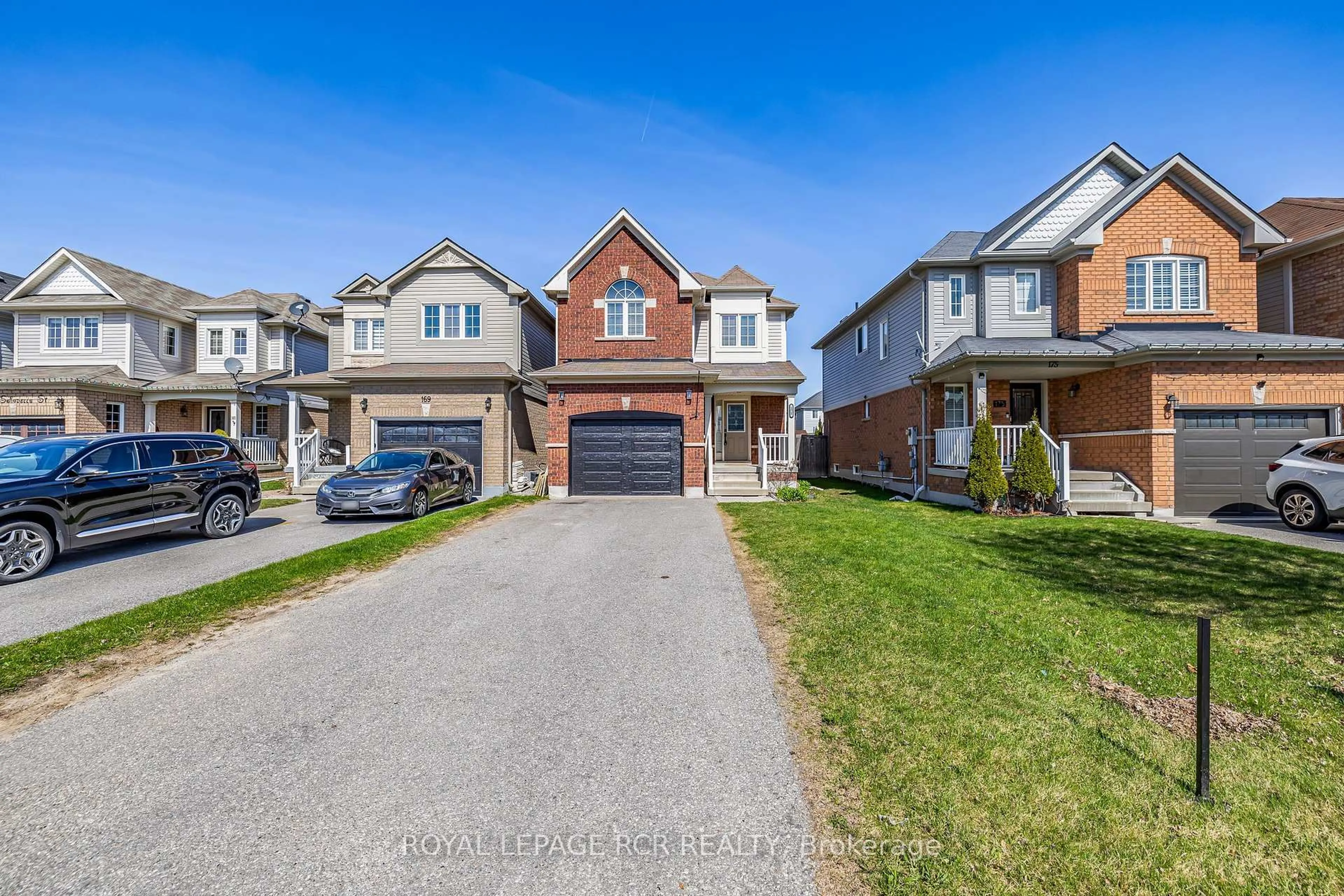 A pic from outside/outdoor area/front of a property/back of a property/a pic from drone, street for 171 Swindells St, Clarington Ontario L1C 0E3