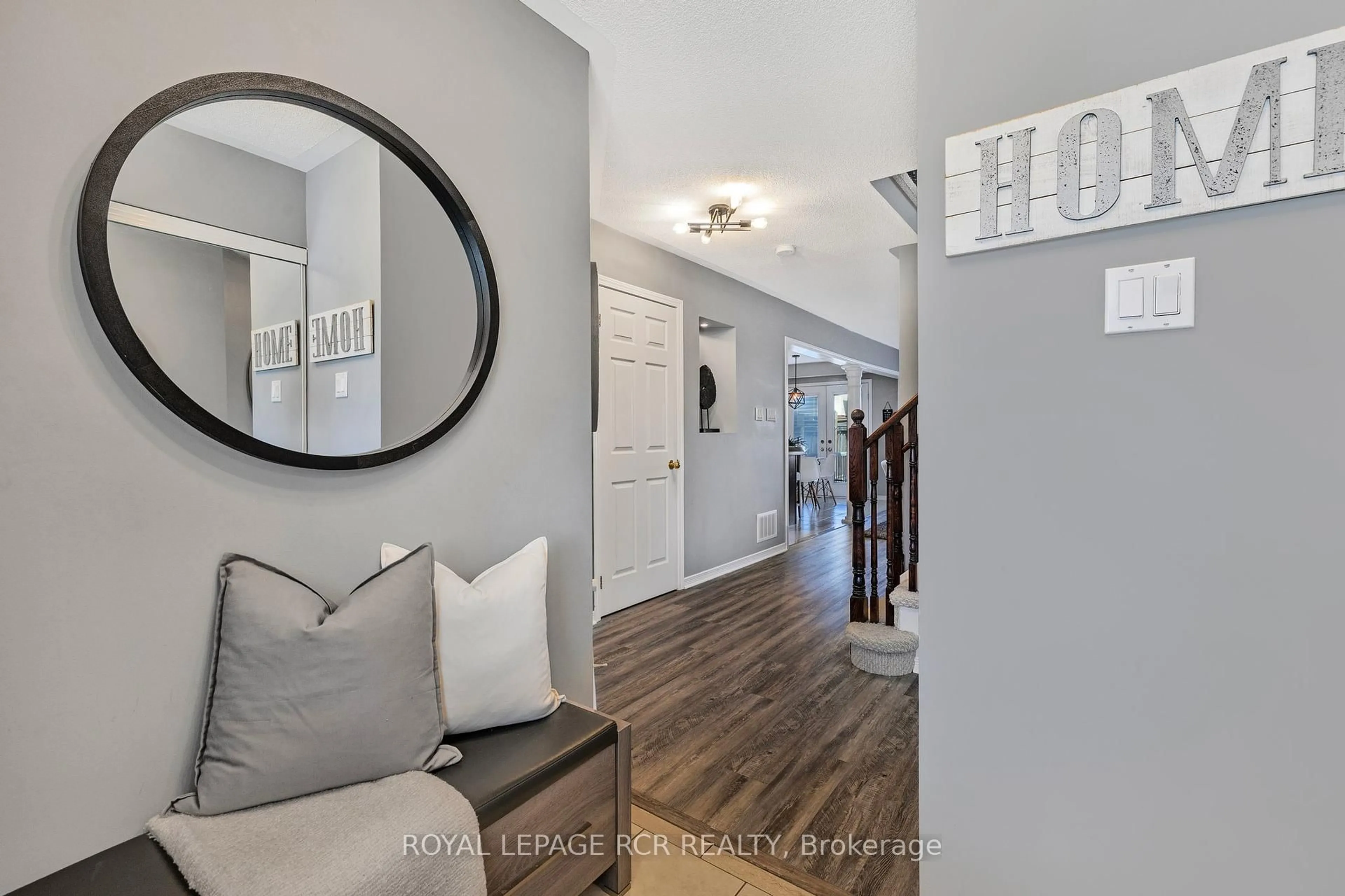 Indoor entryway for 171 Swindells St, Clarington Ontario L1C 0E3