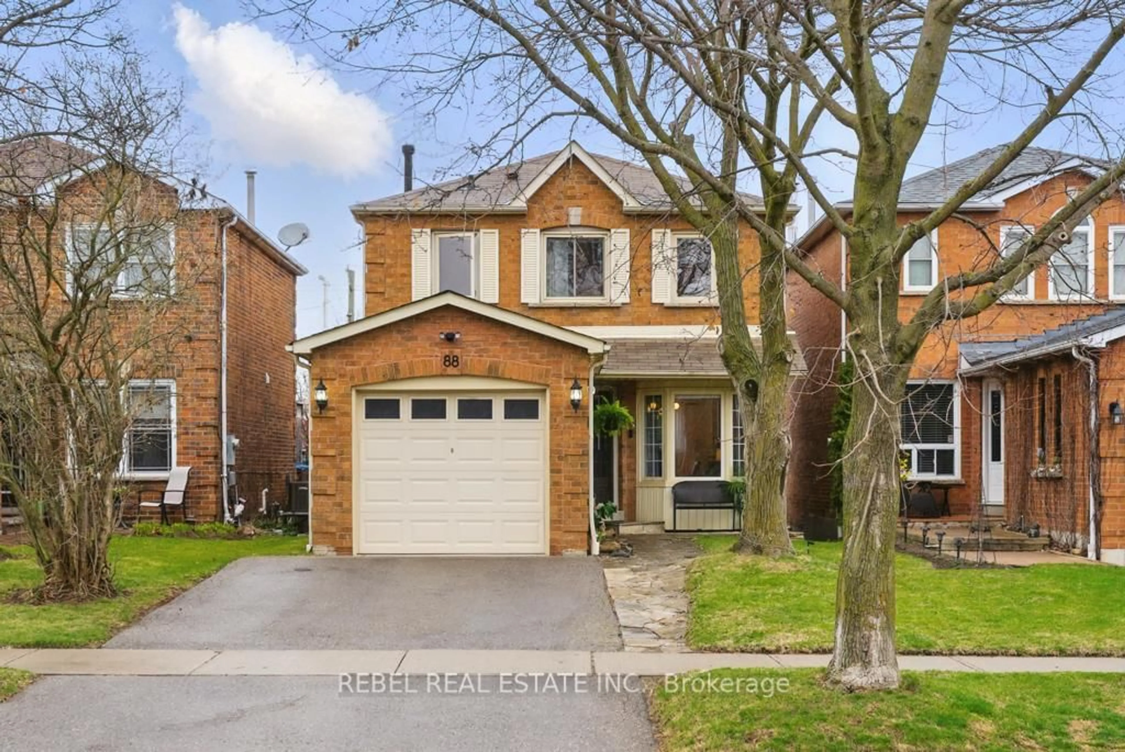 Home with brick exterior material, street for 88 Fernbank Pl, Whitby Ontario L1R 1T2