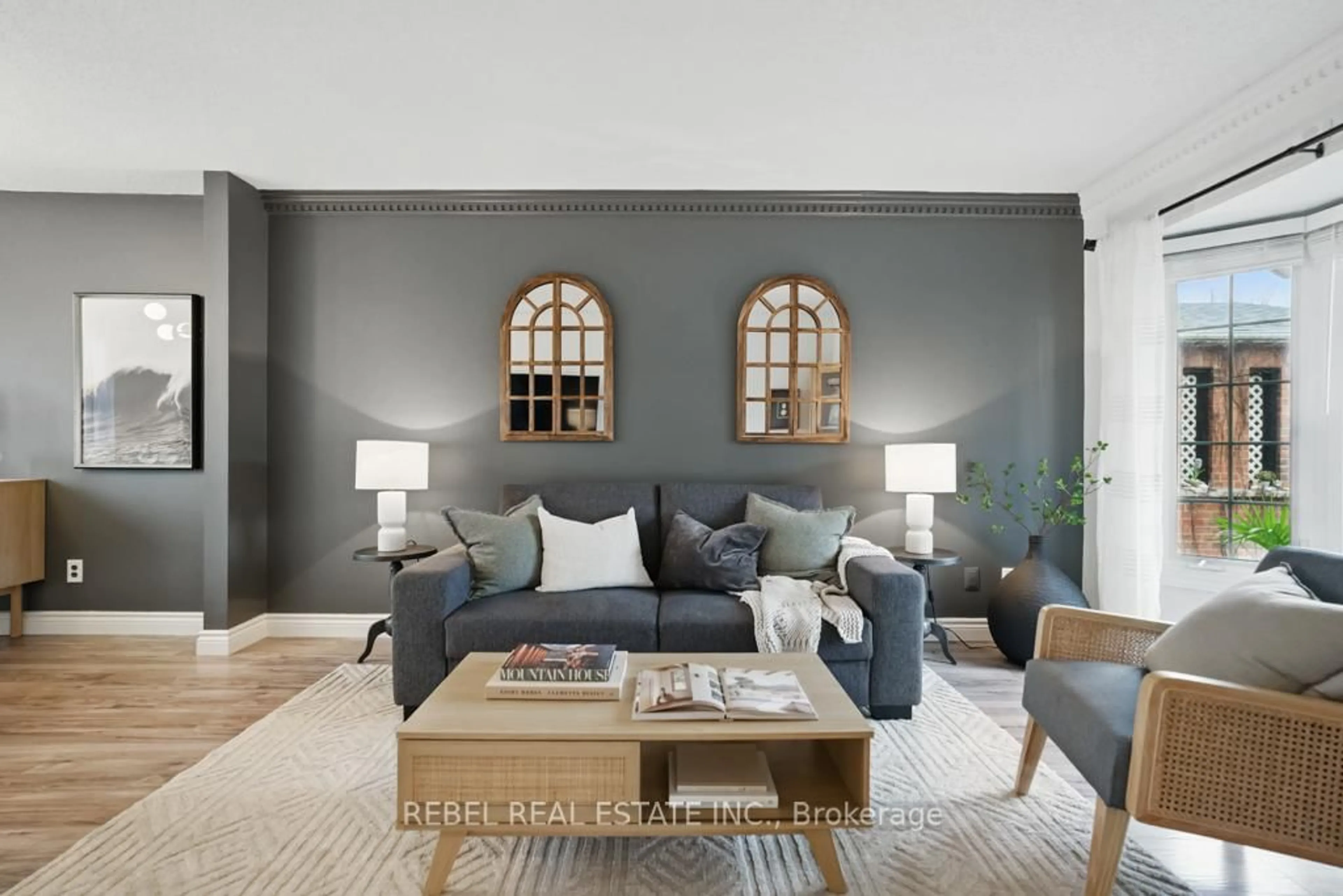 Living room with furniture, unknown for 88 Fernbank Pl, Whitby Ontario L1R 1T2