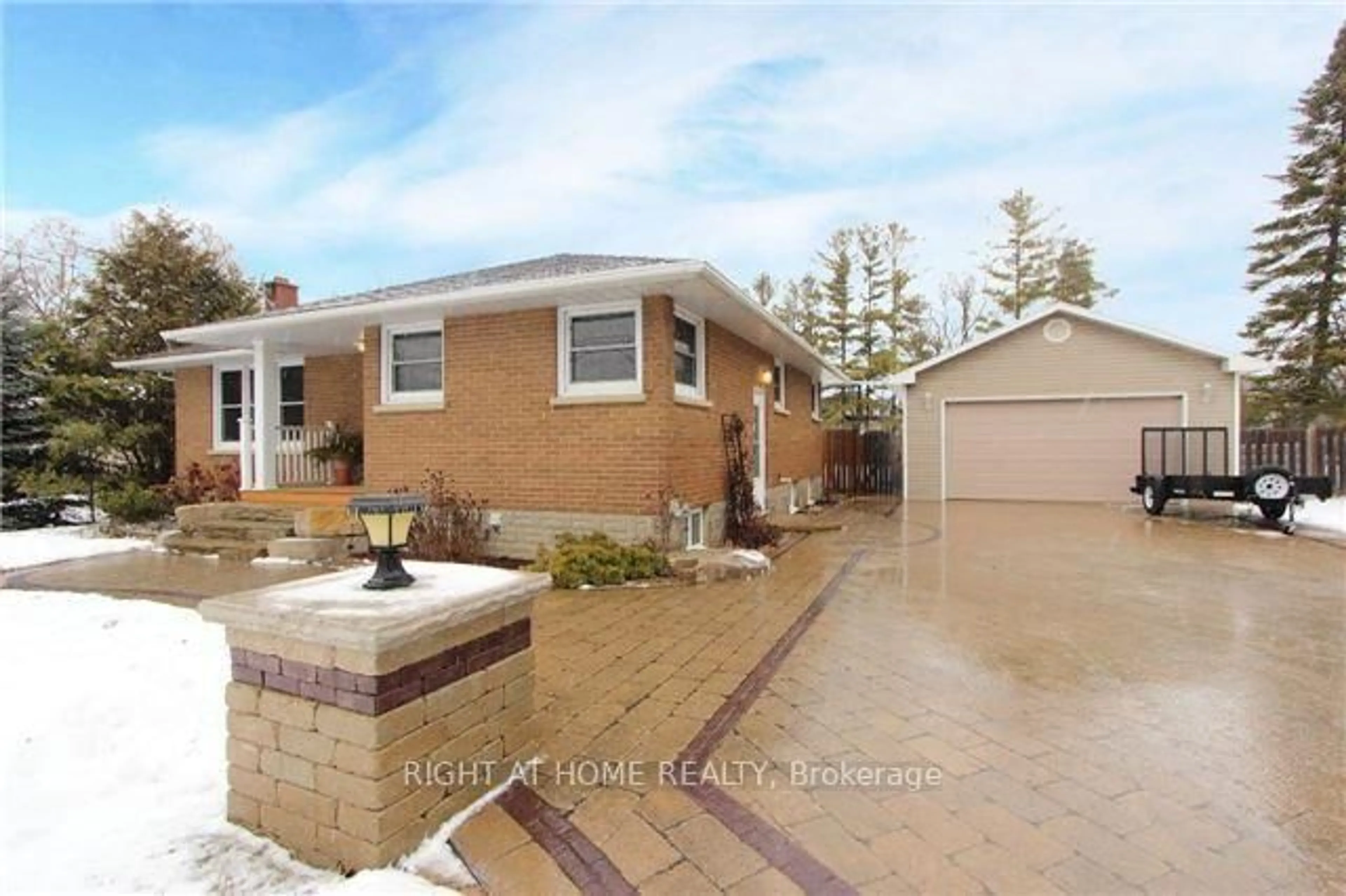 Home with brick exterior material, street for 132 Winchester Rd, Whitby Ontario L1M 1X2