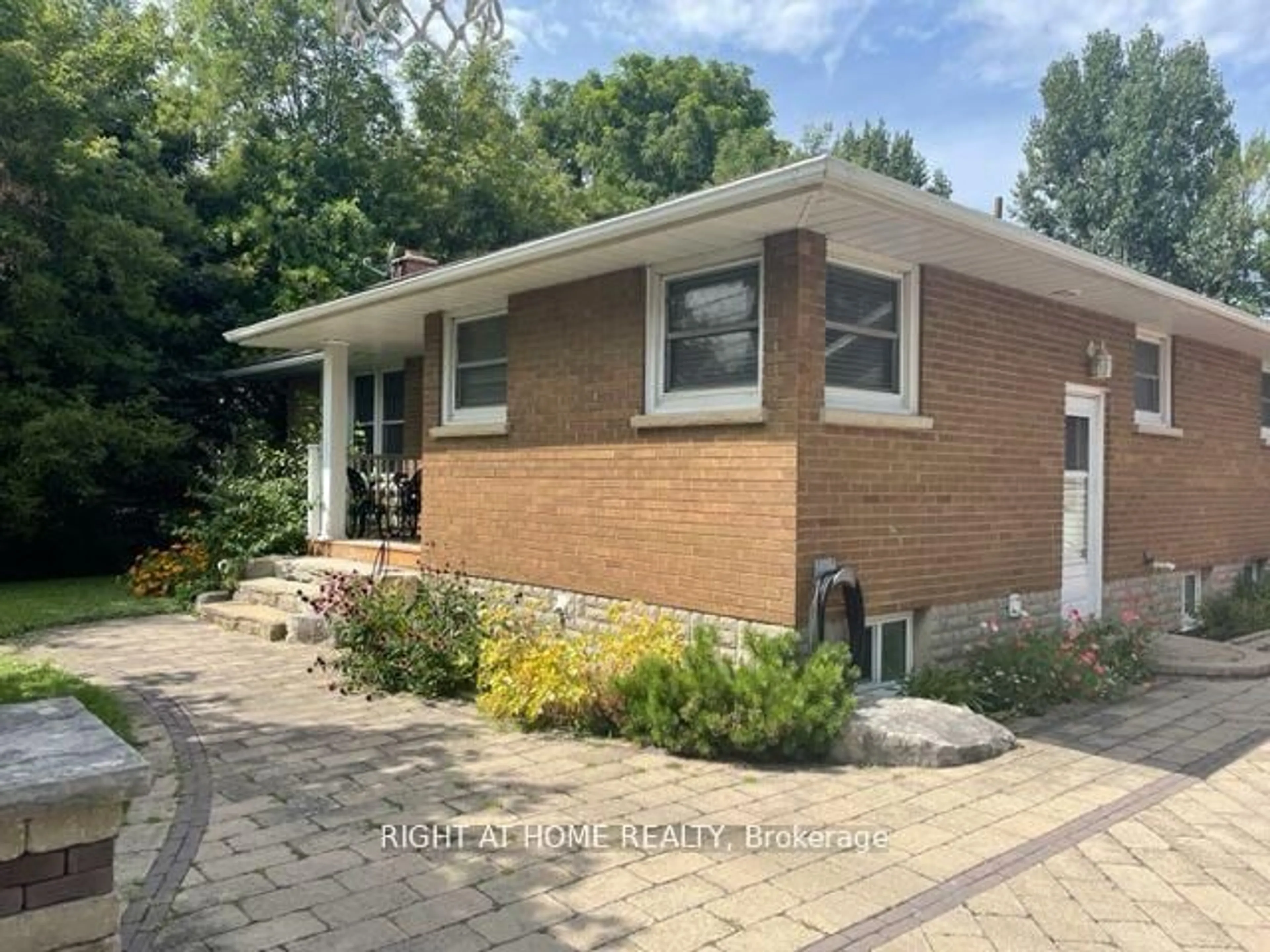 Home with brick exterior material, street for 132 Winchester Rd, Whitby Ontario L1M 1X2