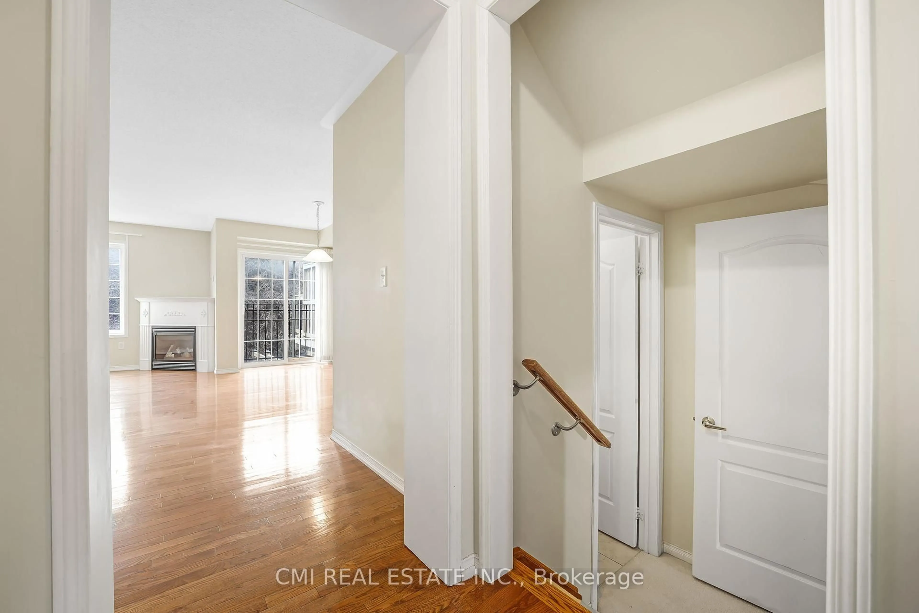 Indoor entryway for 9 Tempo Way, Whitby Ontario L1M 1B3