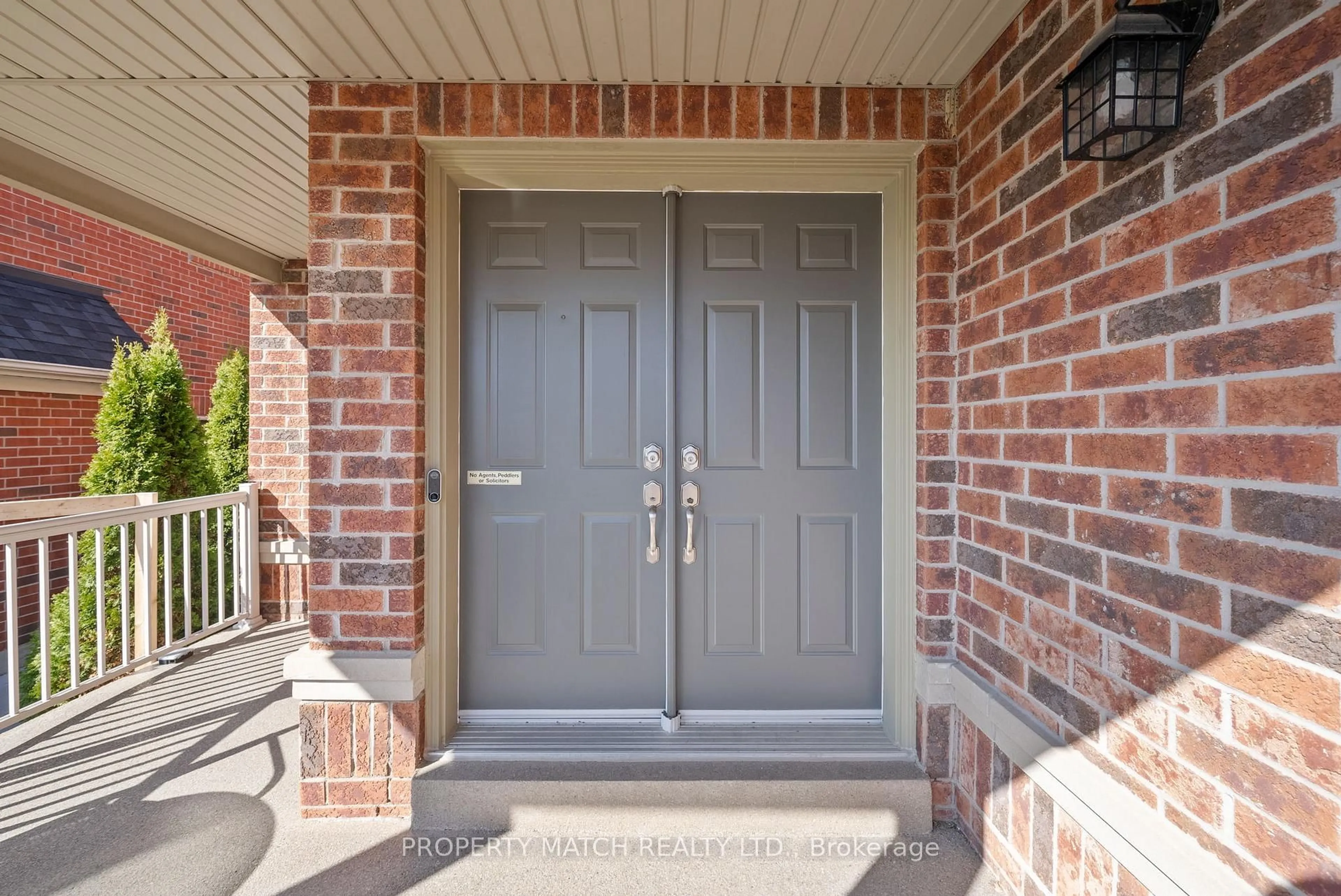 Indoor entryway for 3122 Country Lane, Whitby Ontario L1P 1N3