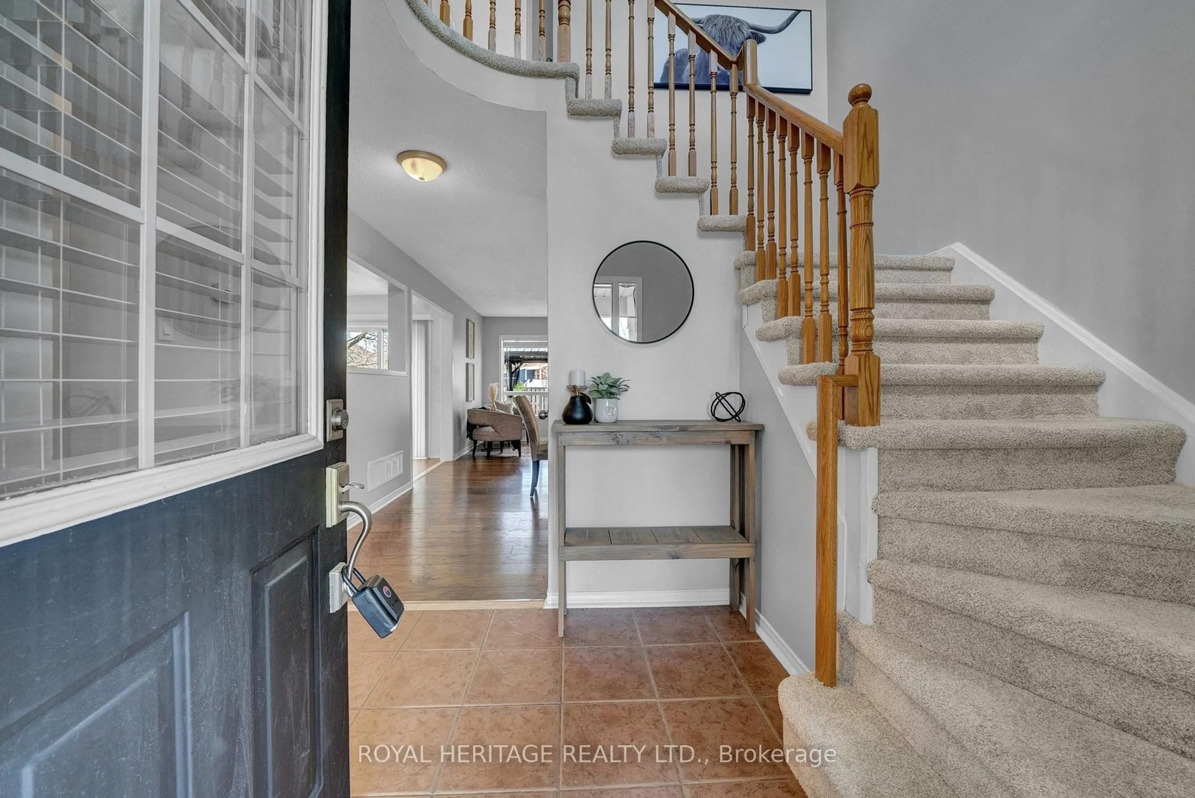 Indoor entryway for 68 Brookhouse Dr, Clarington Ontario L1B 1N8