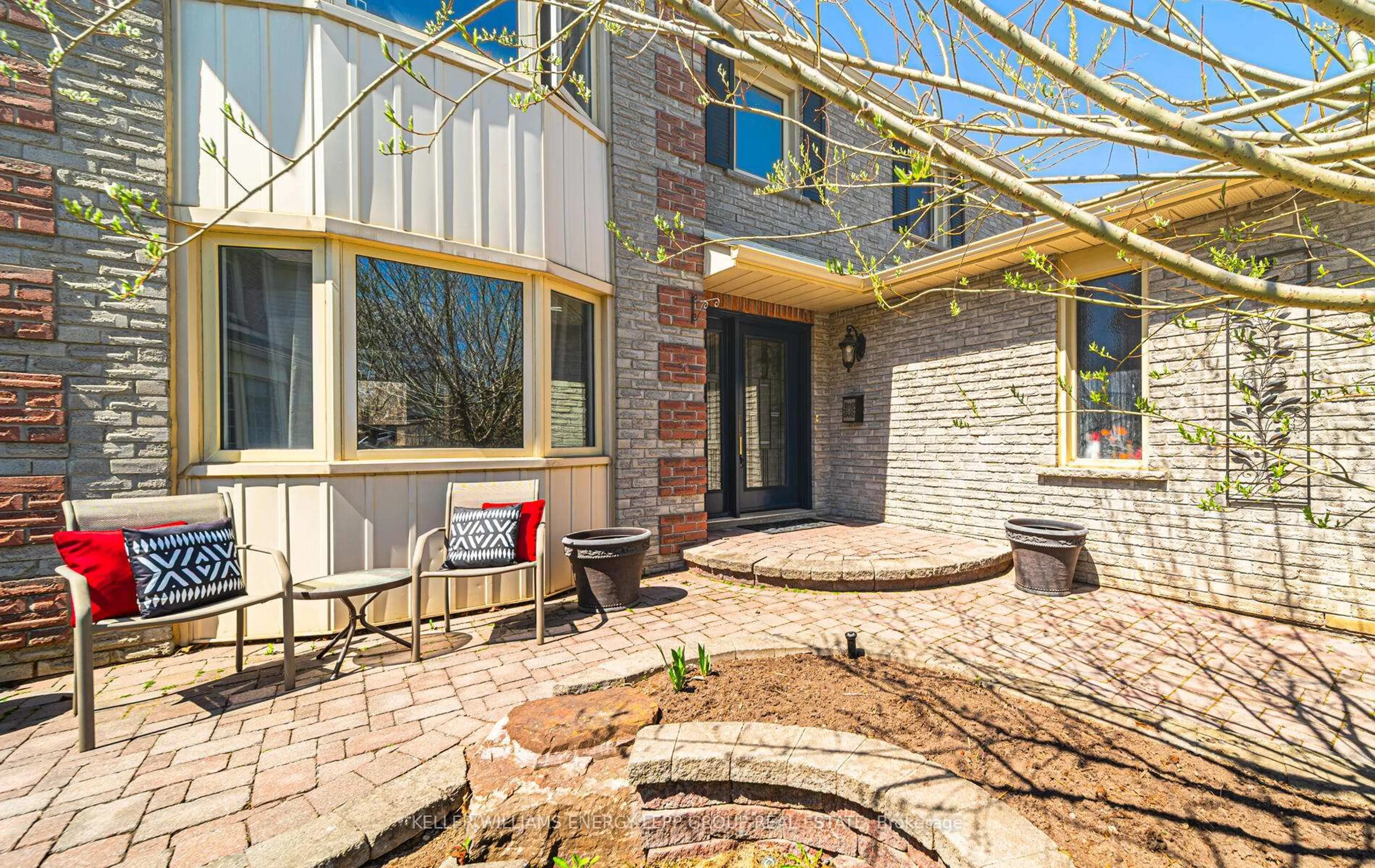 Unknown for 23 Rosewood Crt, Whitby Ontario L1N 6Y6