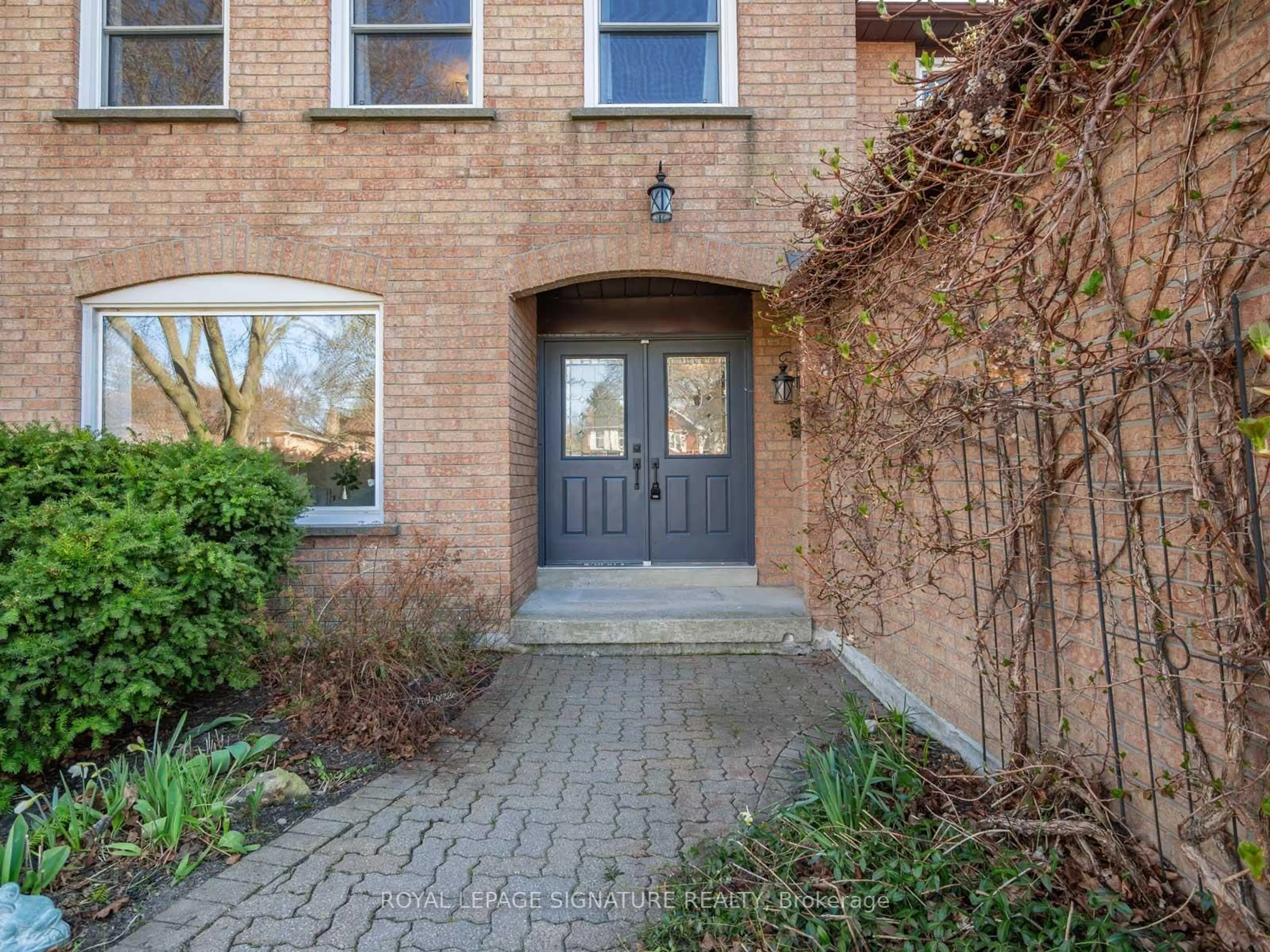 Indoor entryway for 21 Clearlake Ave, Toronto Ontario M1C 4L7