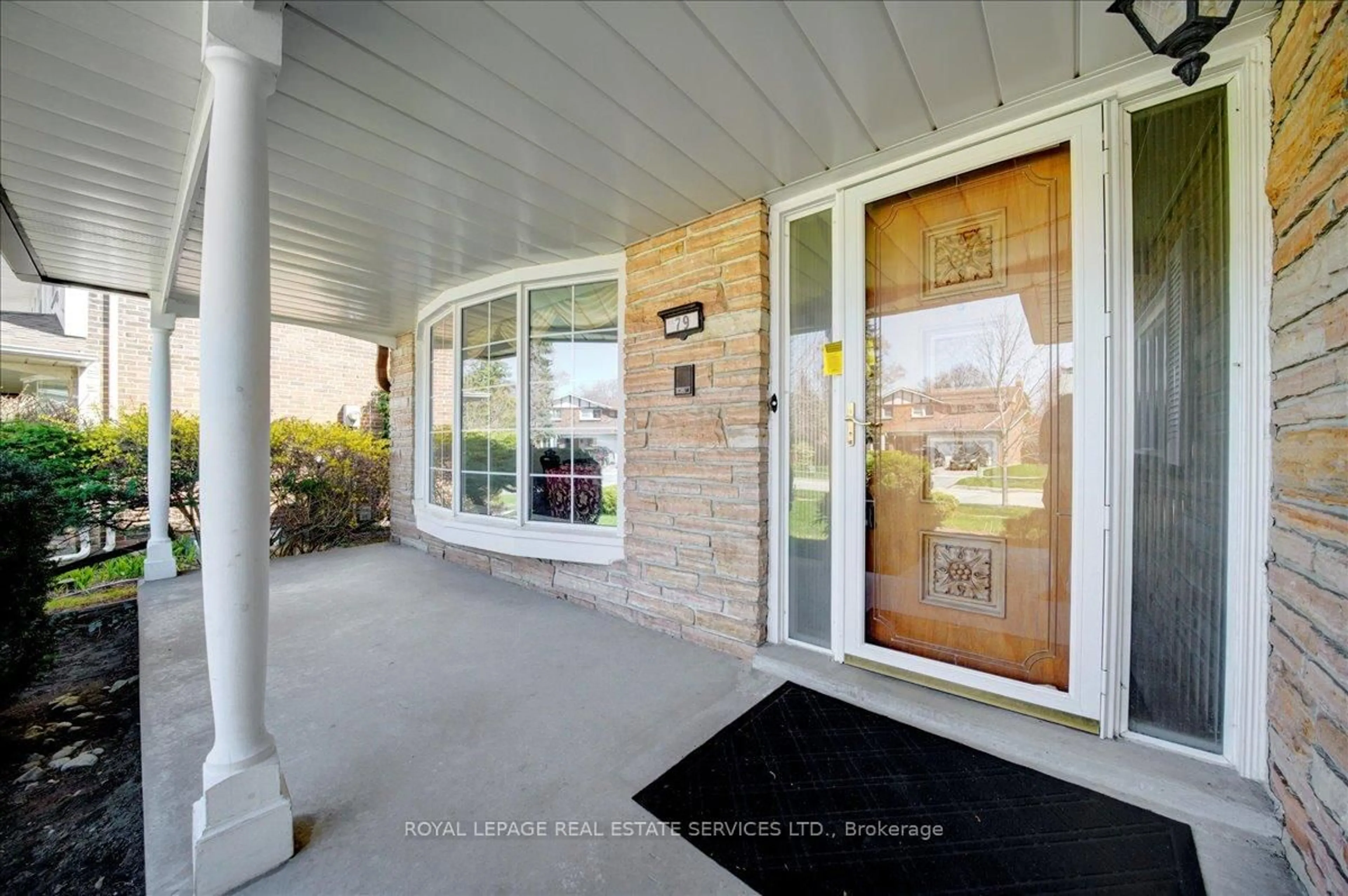 Indoor entryway for 79 Groomsport Cres, Toronto Ontario M1T 2K8