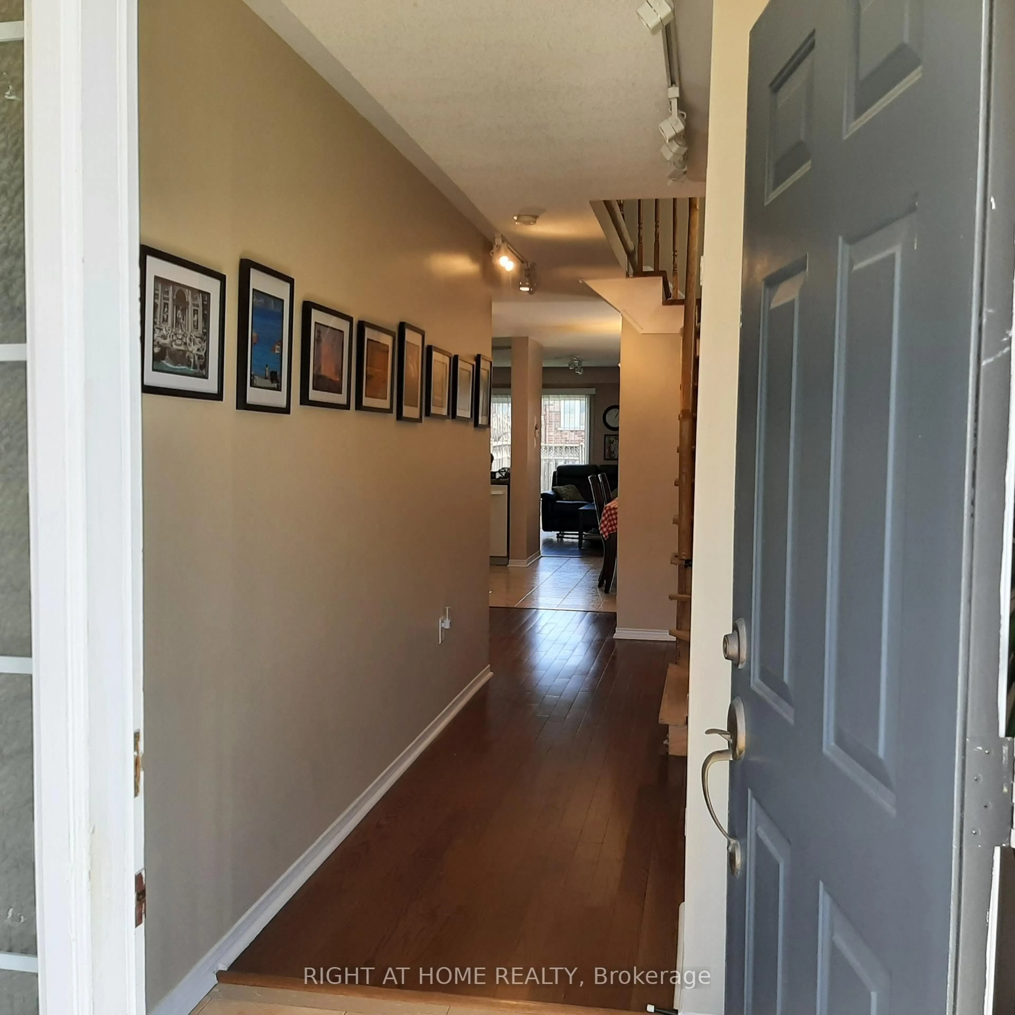 Unknown for 49 Neill Ave, Whitby Ontario L1R 3N5