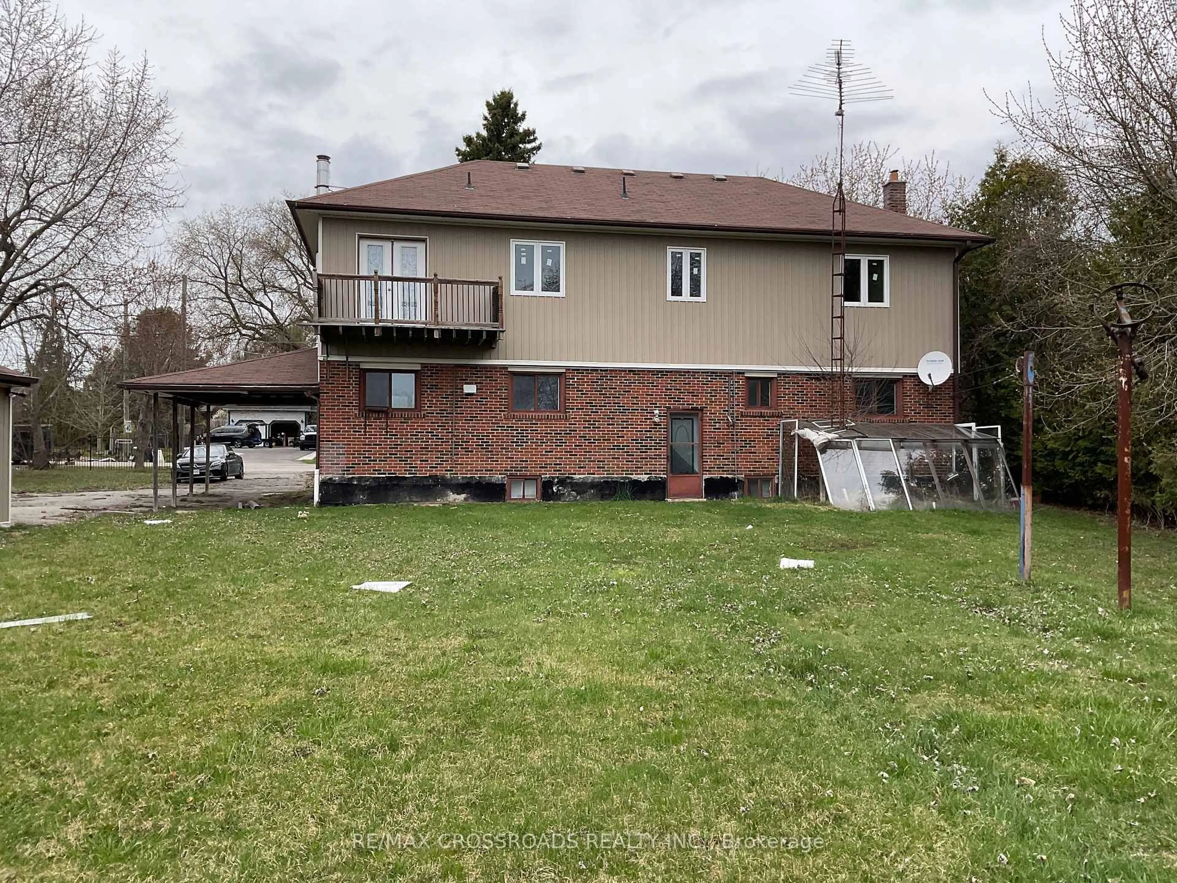 A pic from outside/outdoor area/front of a property/back of a property/a pic from drone, unknown for 239 Davidson St, Pickering Ontario L1V 2P9