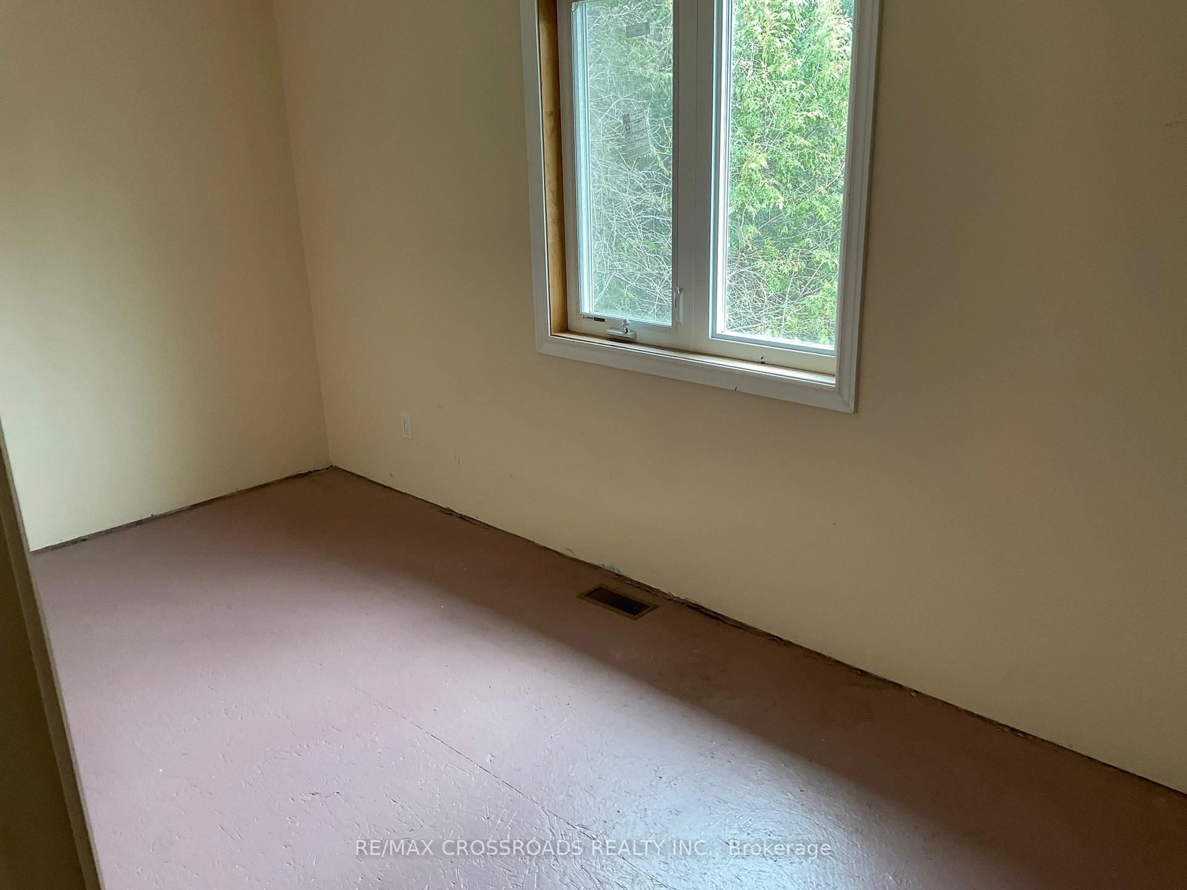 A pic of a room for 239 Davidson St, Pickering Ontario L1V 2P9
