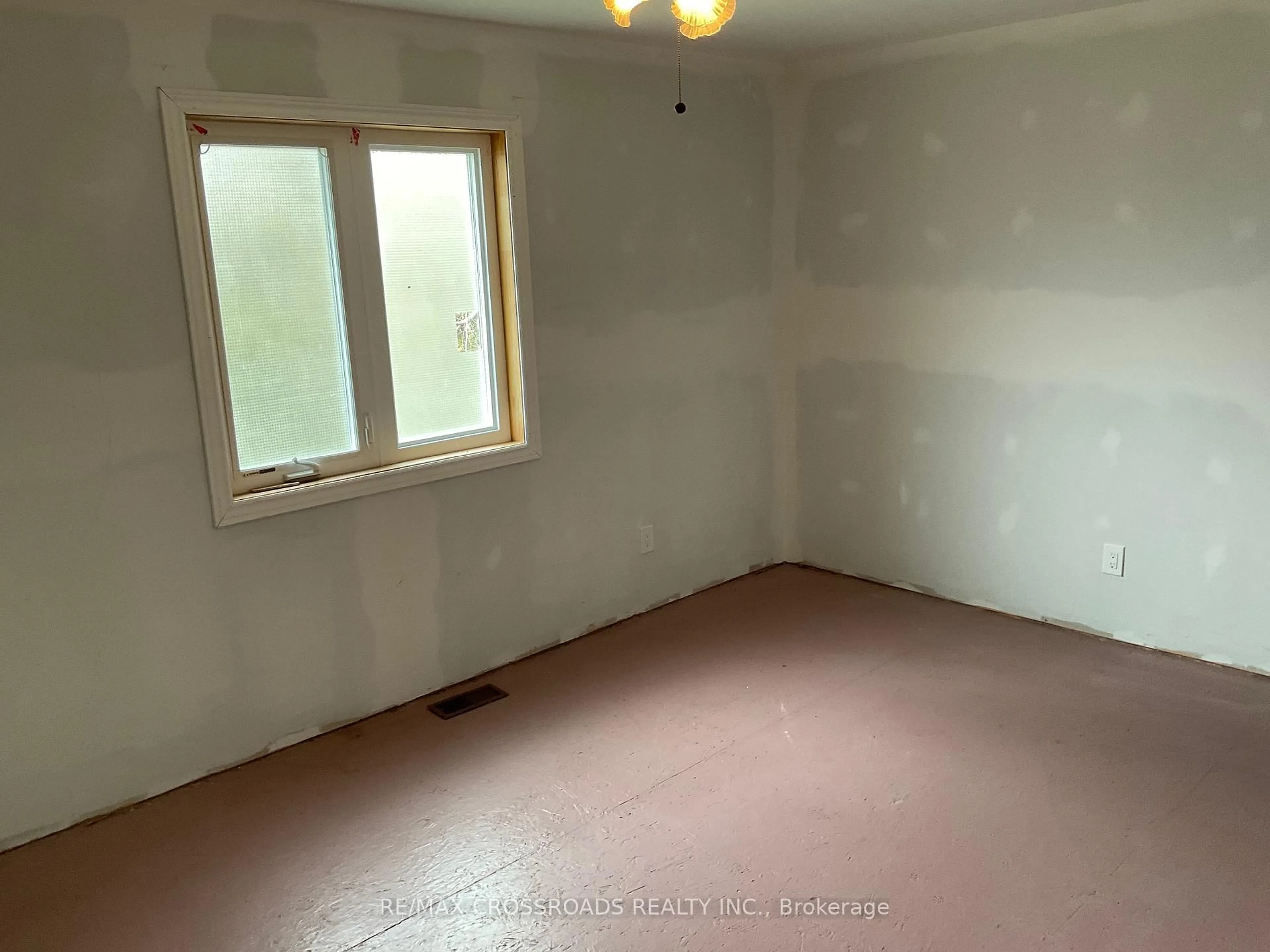 A pic of a room for 239 Davidson St, Pickering Ontario L1V 2P9