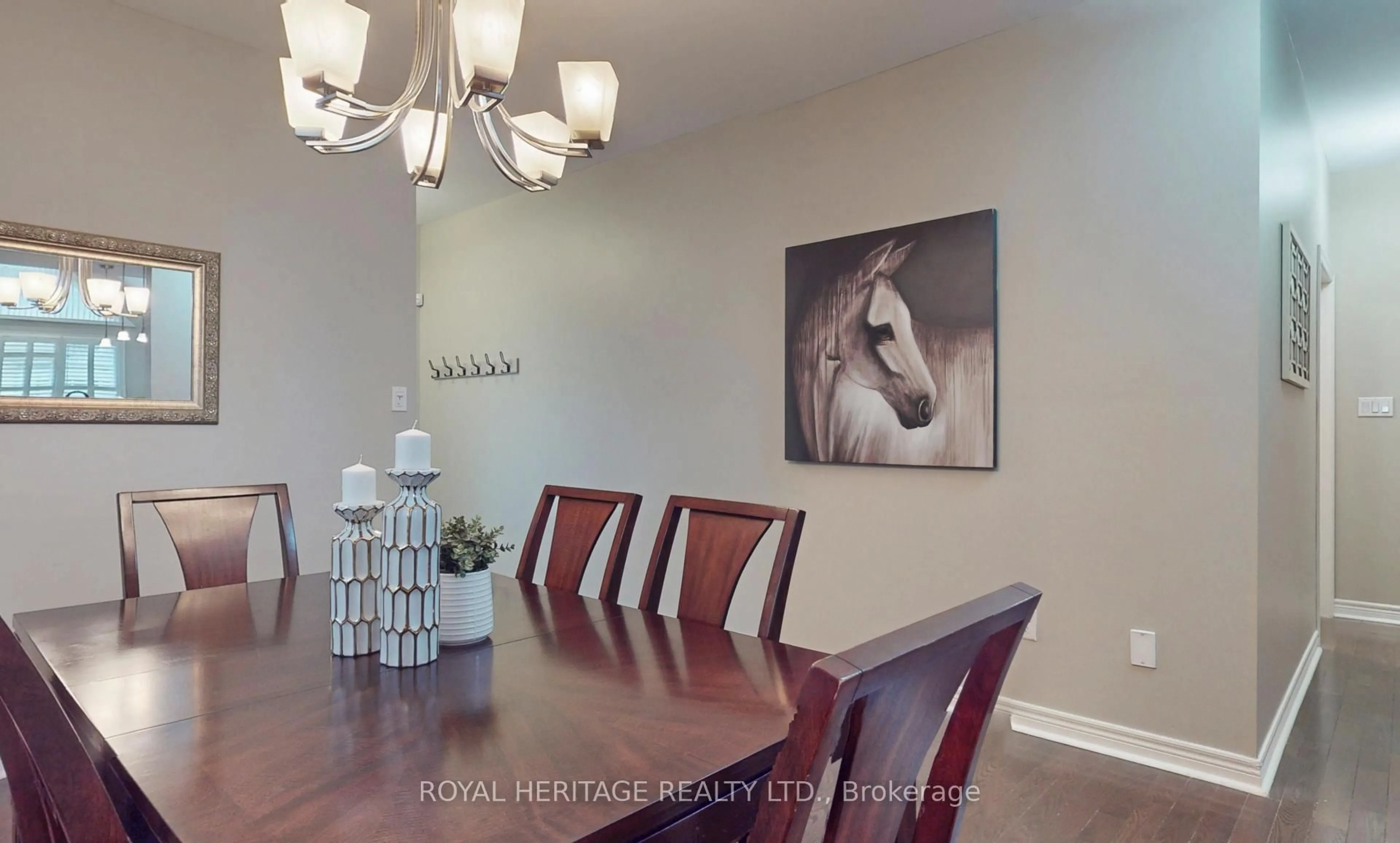 Dining room, wood/laminate floor for 1819 Grandview St, Oshawa Ontario L1K 0J3