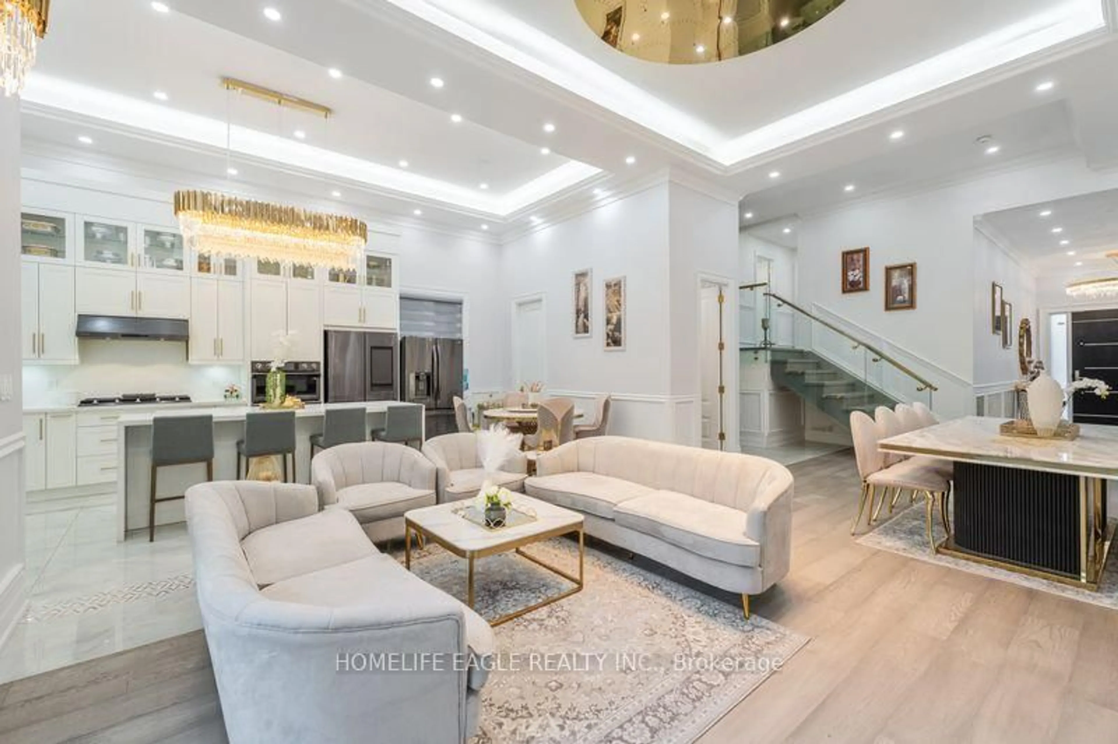 Living room with furniture, unknown for 36 Craiglee Dr, Toronto Ontario M1N 2L8