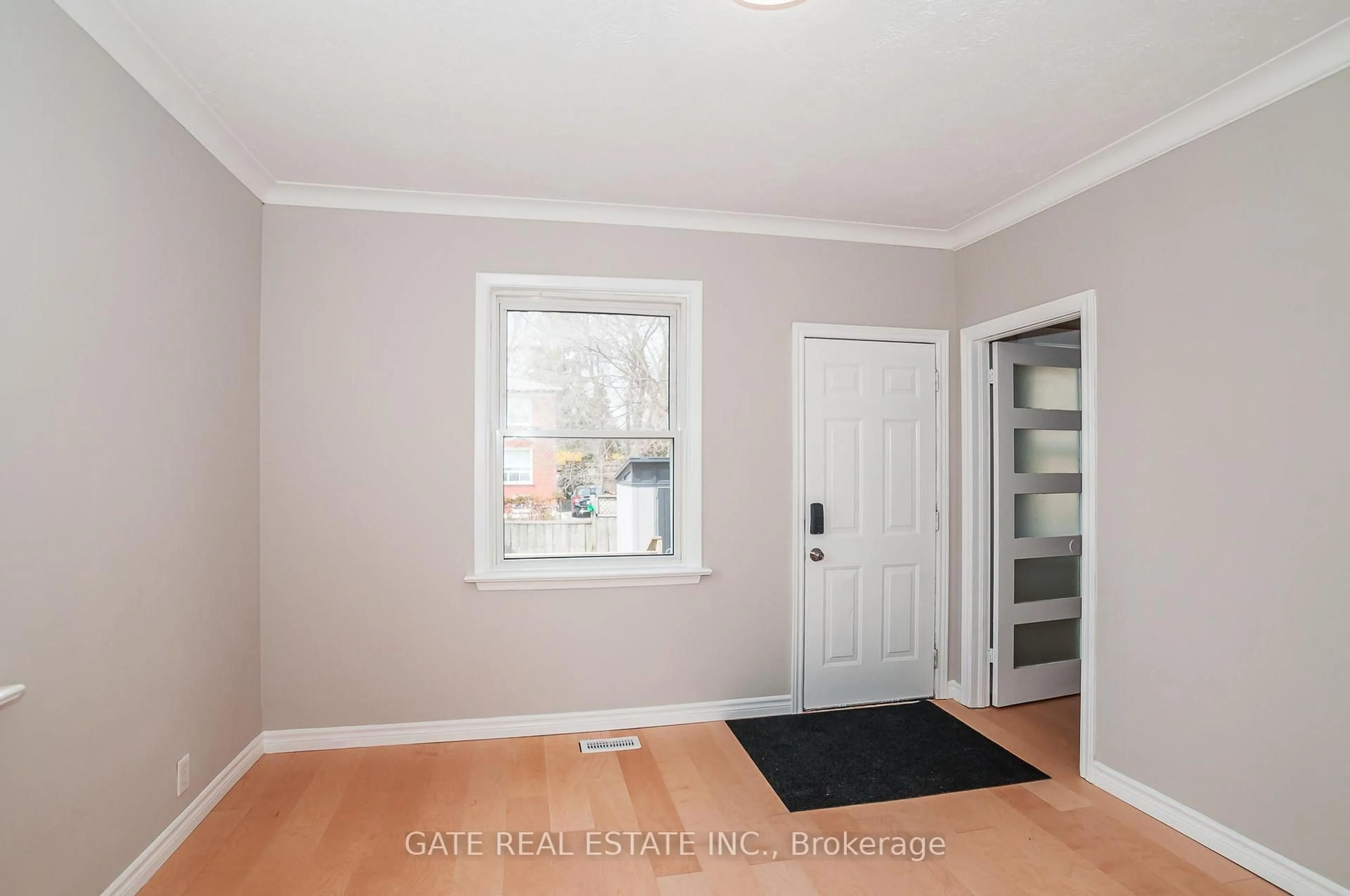 Indoor entryway for 1 Mcintosh St, Toronto Ontario M1N 3Y3