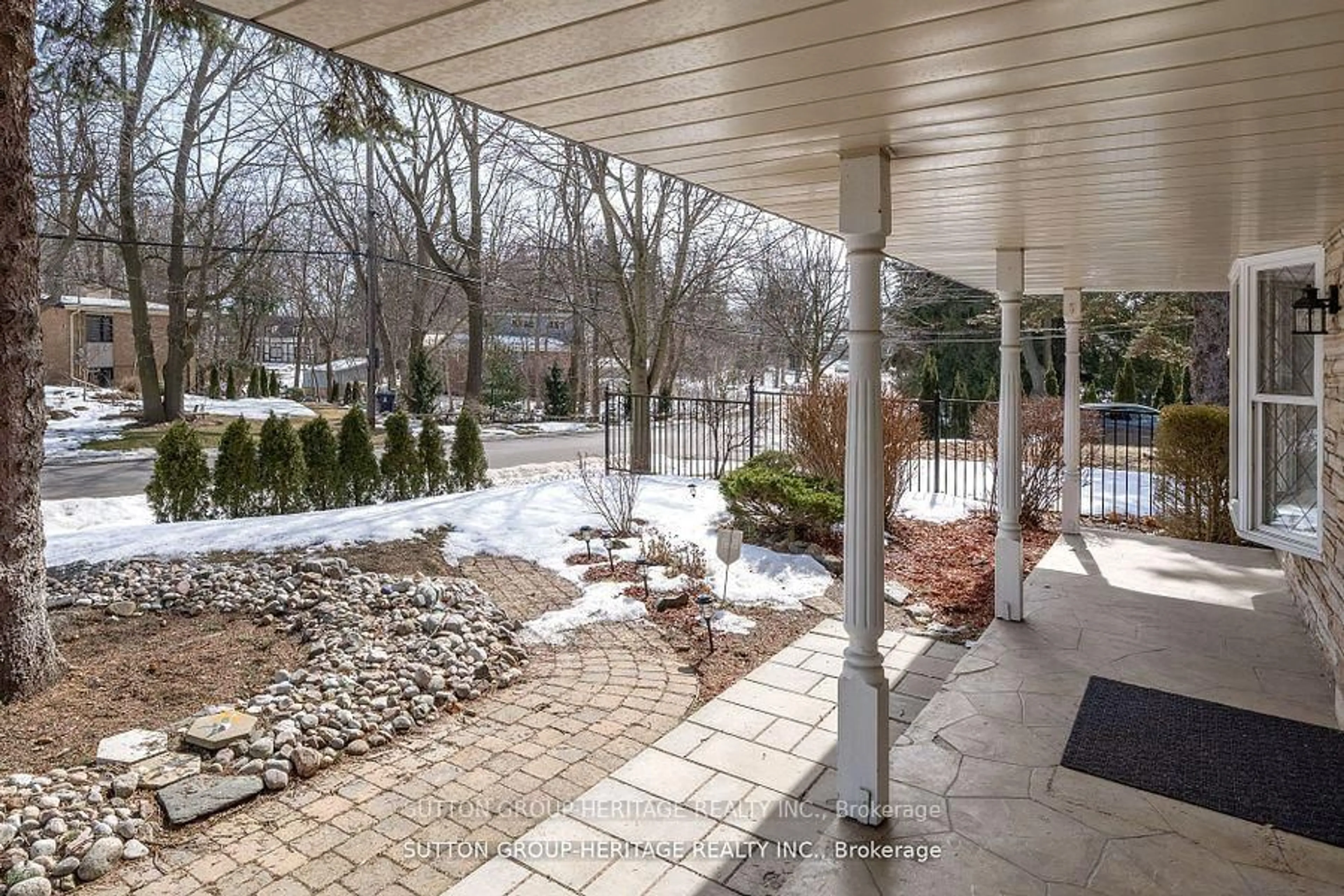 Patio, street for 38A Deep Dene Dr, Toronto Ontario M1C 1L7
