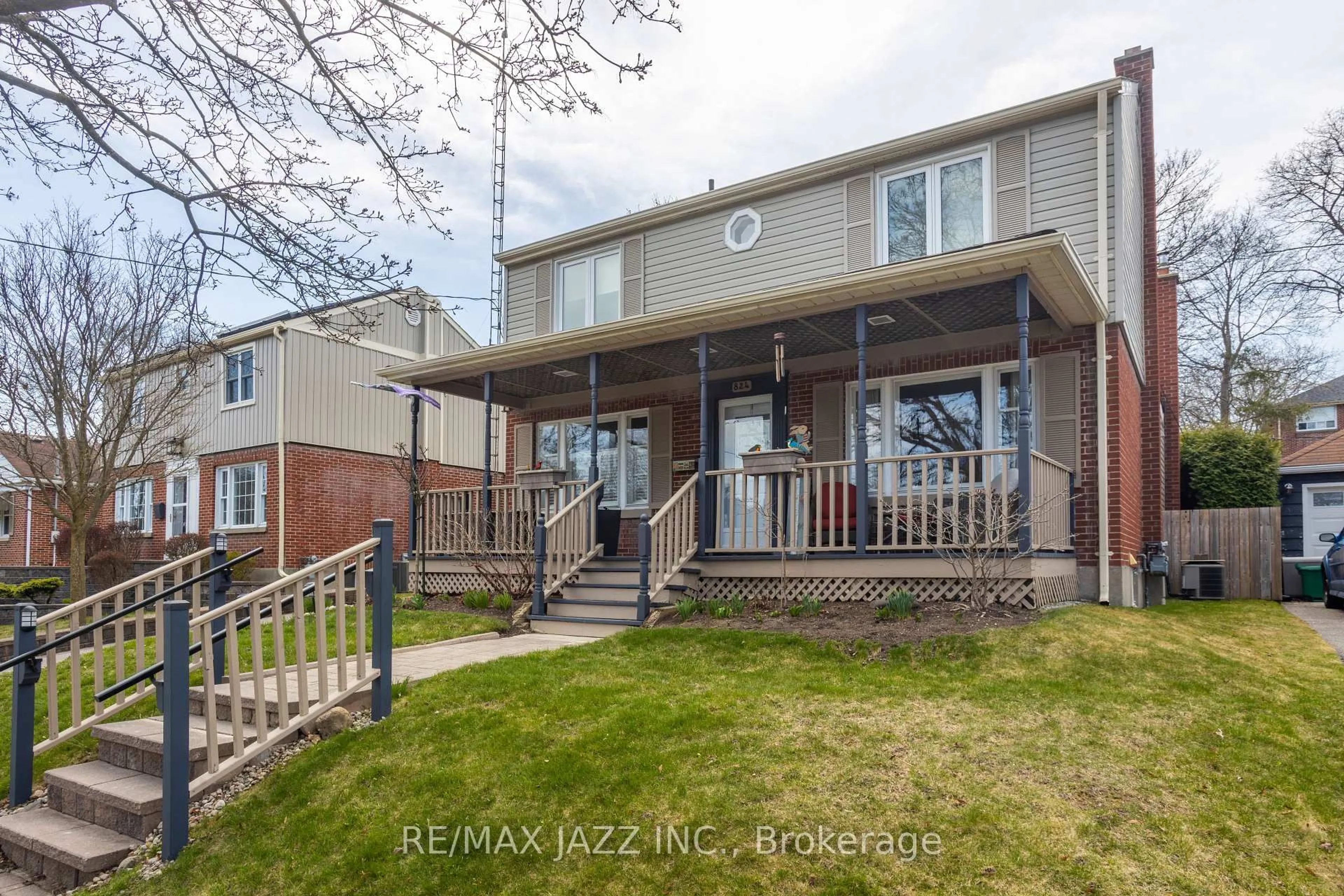 Unknown for 824 Masson St, Oshawa Ontario L1G 5A9