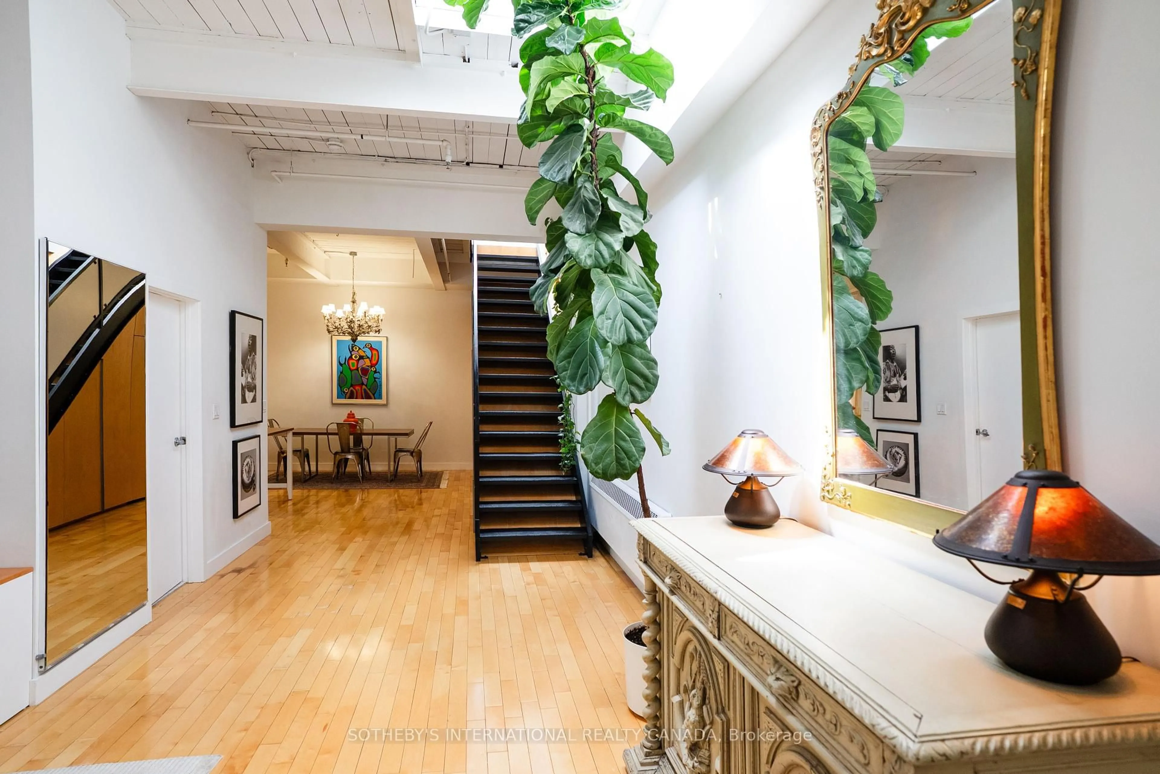 Indoor foyer for 326 Carlaw Ave #233, Toronto Ontario M4M 3N8