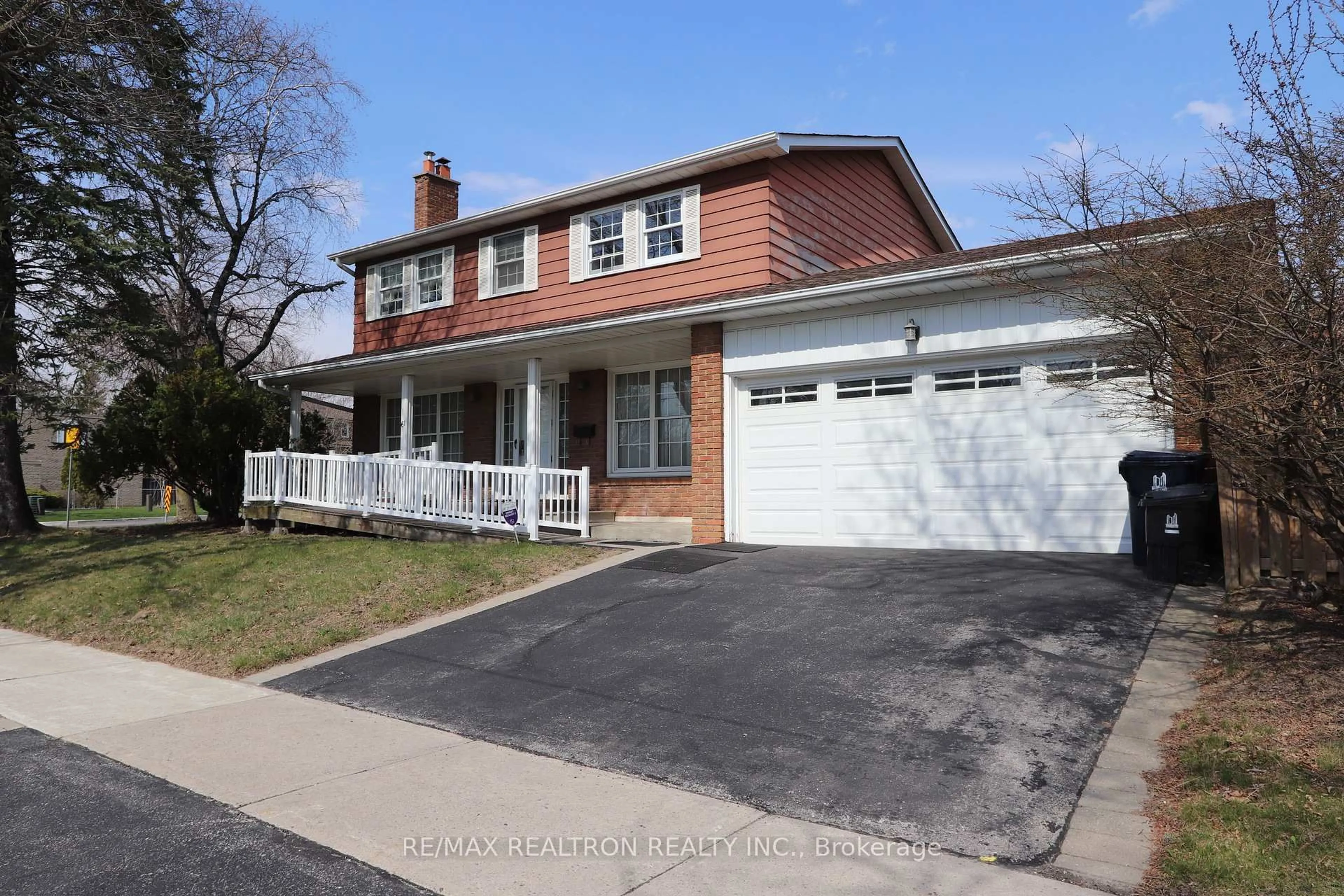 Home with brick exterior material, street for 61 Kilchurn Castle Dr, Toronto Ontario M1T 2W3