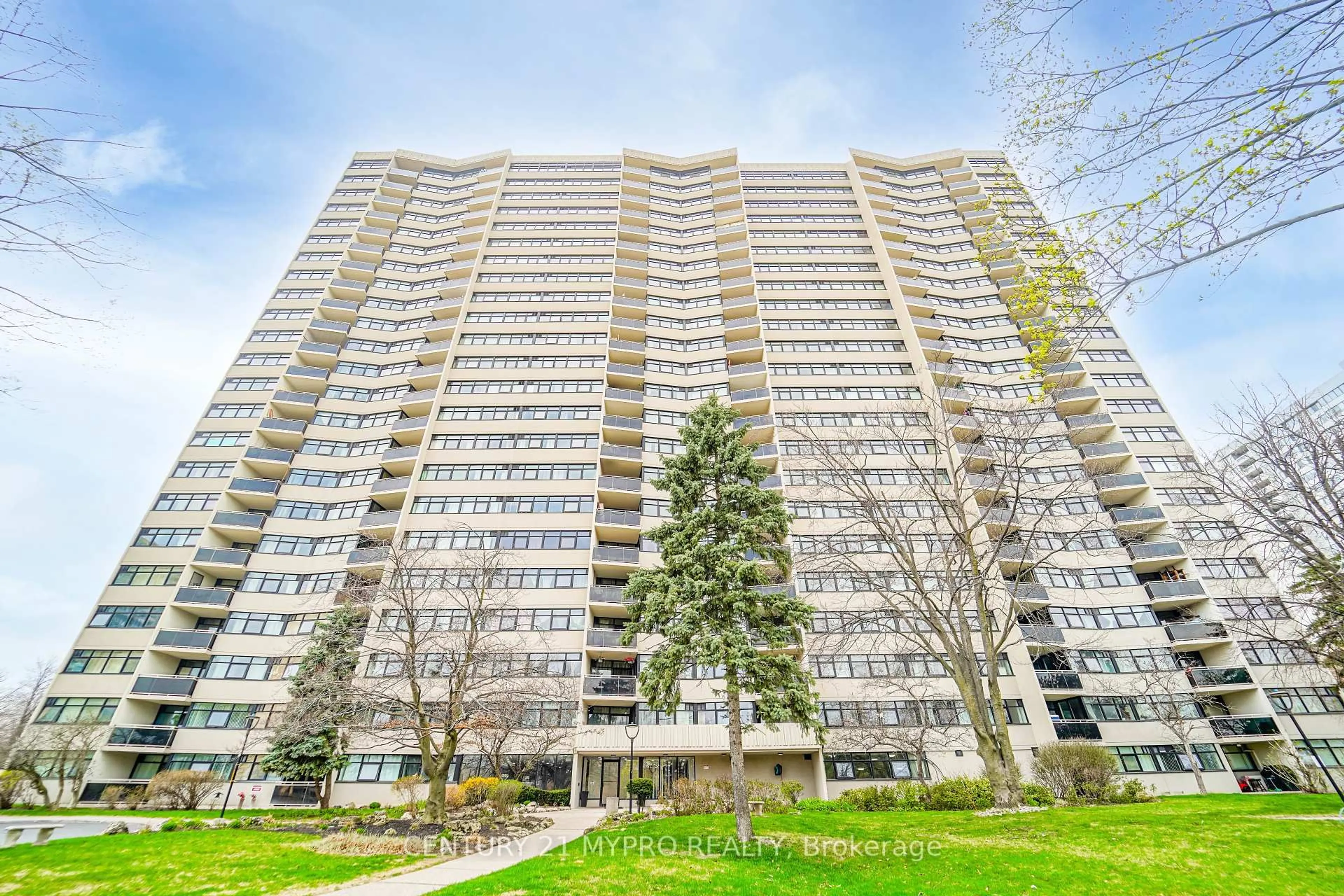 Patio, building for 100 Echo Pt #1708, Toronto Ontario M1W 2V2