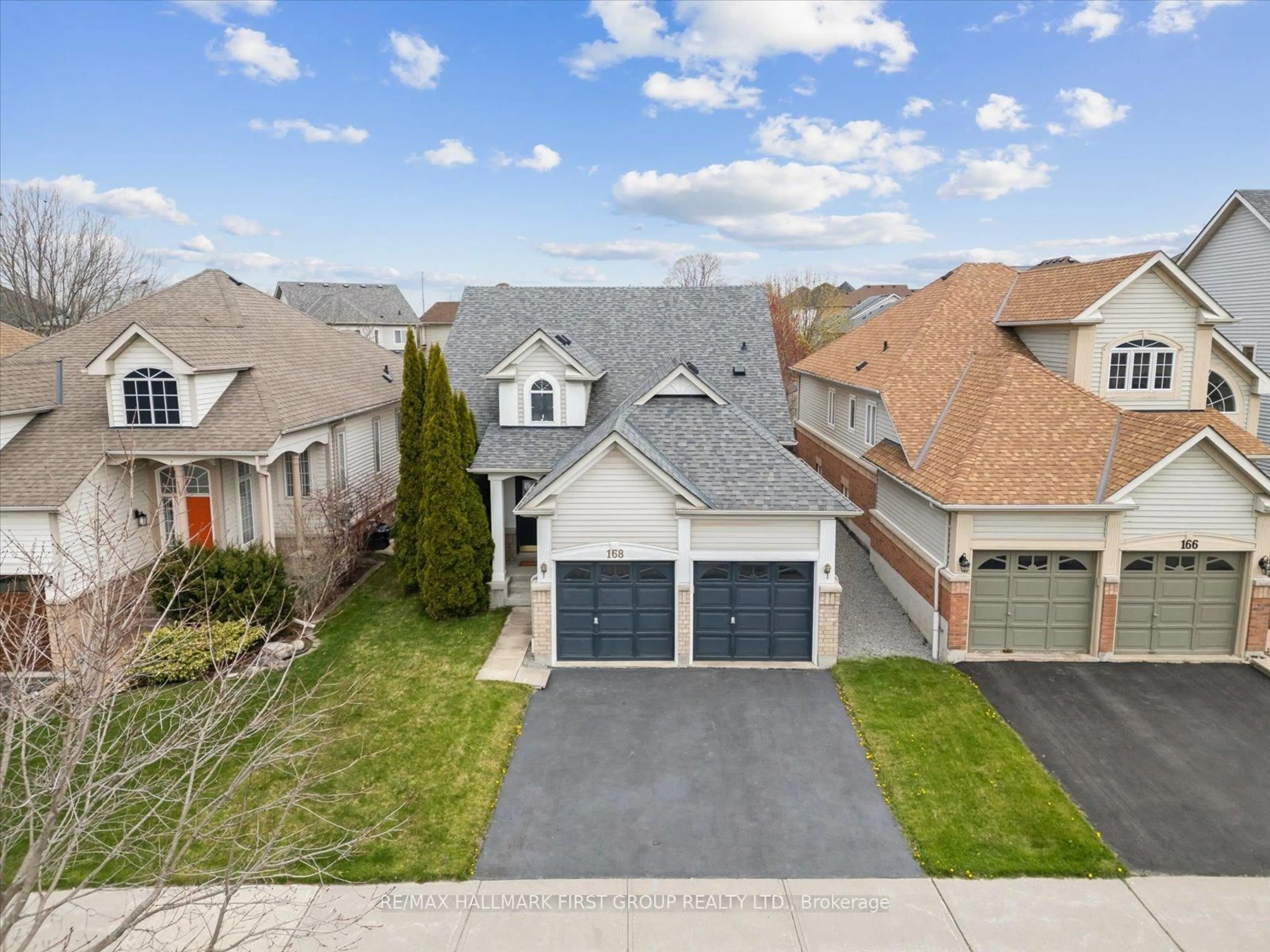 A pic from outside/outdoor area/front of a property/back of a property/a pic from drone, street for 168 Whitby Shores Green Way, Whitby Ontario L1N 9P6