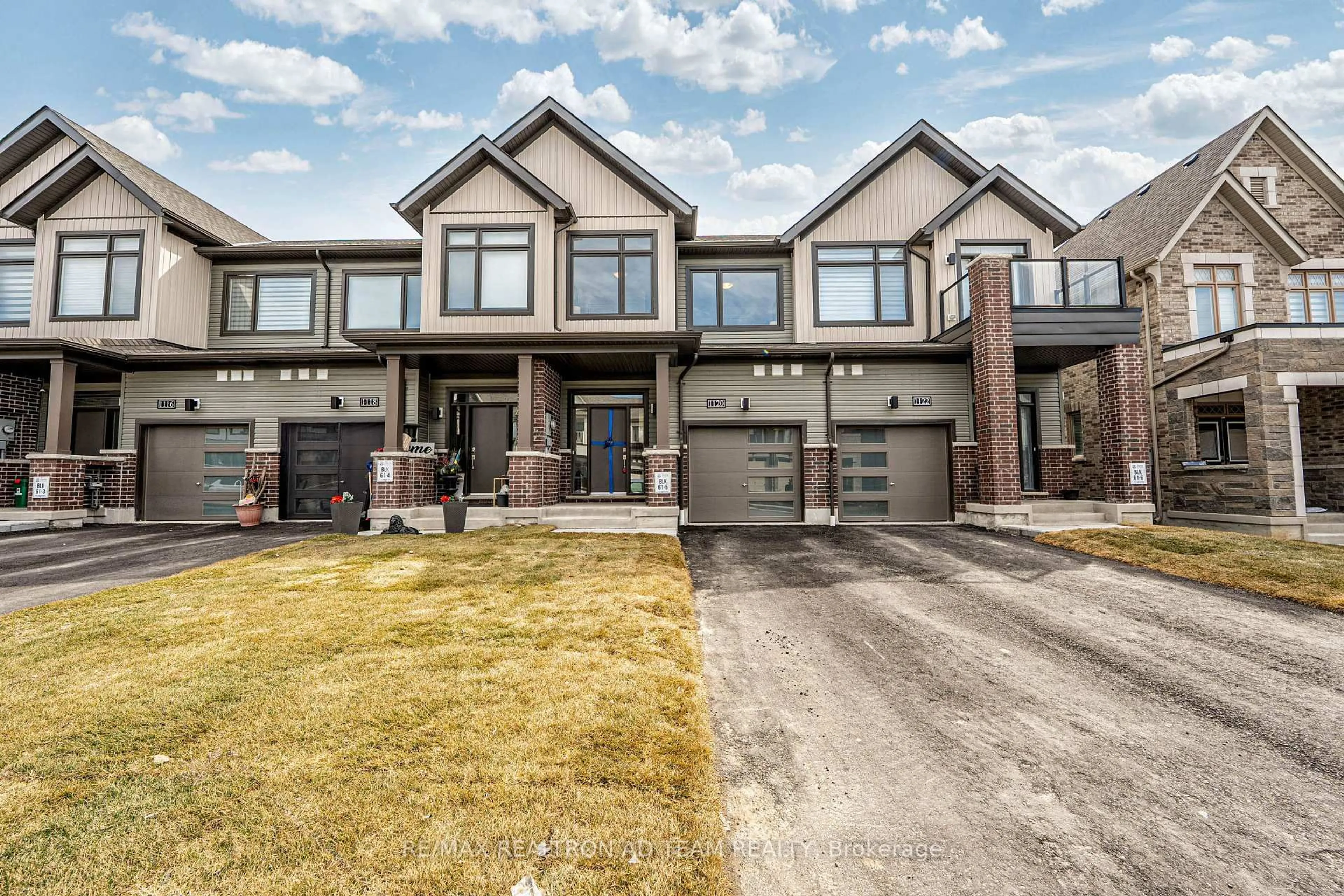 Home with brick exterior material, street for 1120 Thompson Dr, Oshawa Ontario L1L 0V4