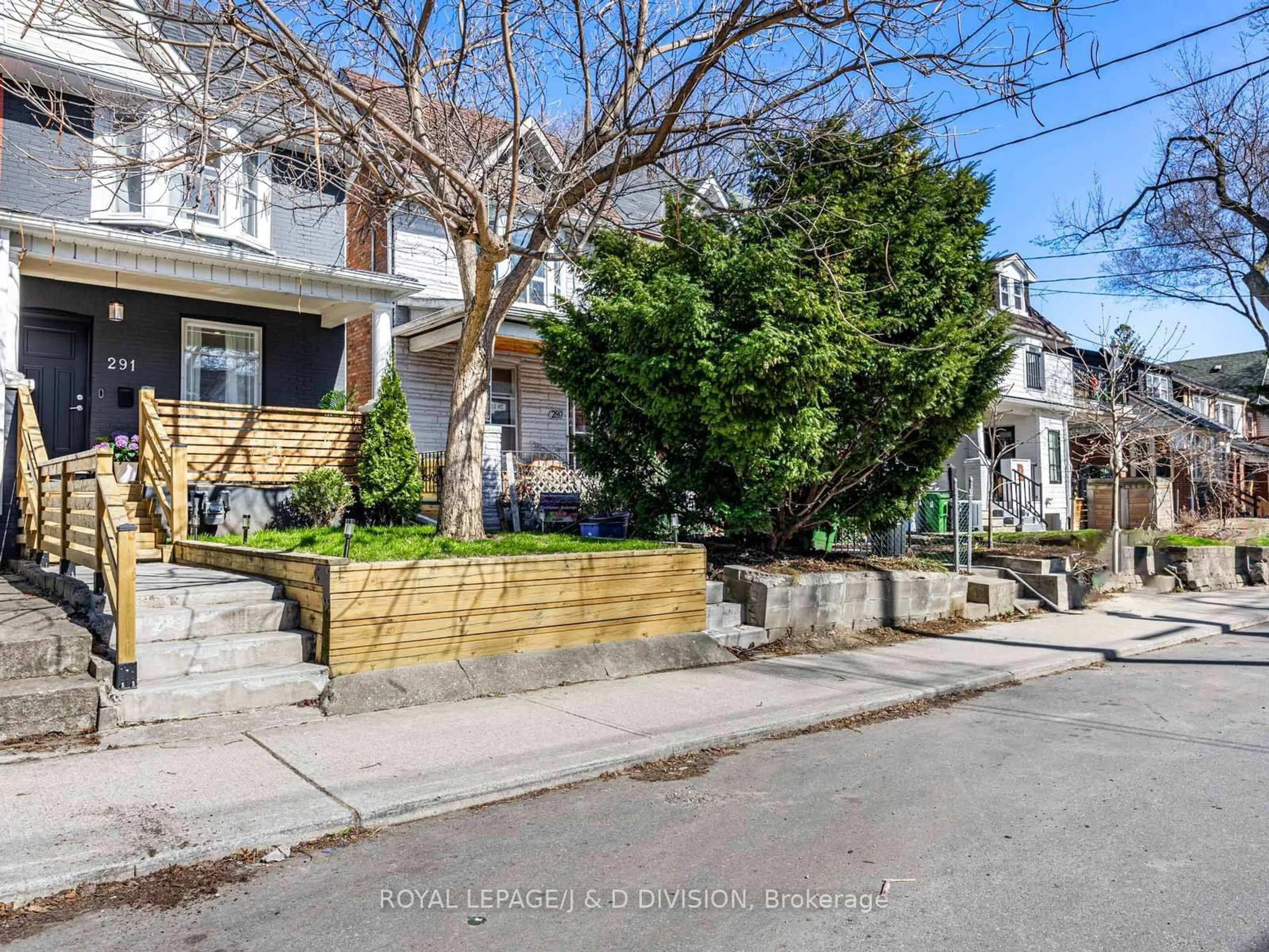 Unknown for 291 Highfield Rd, Toronto Ontario M4L 2V4
