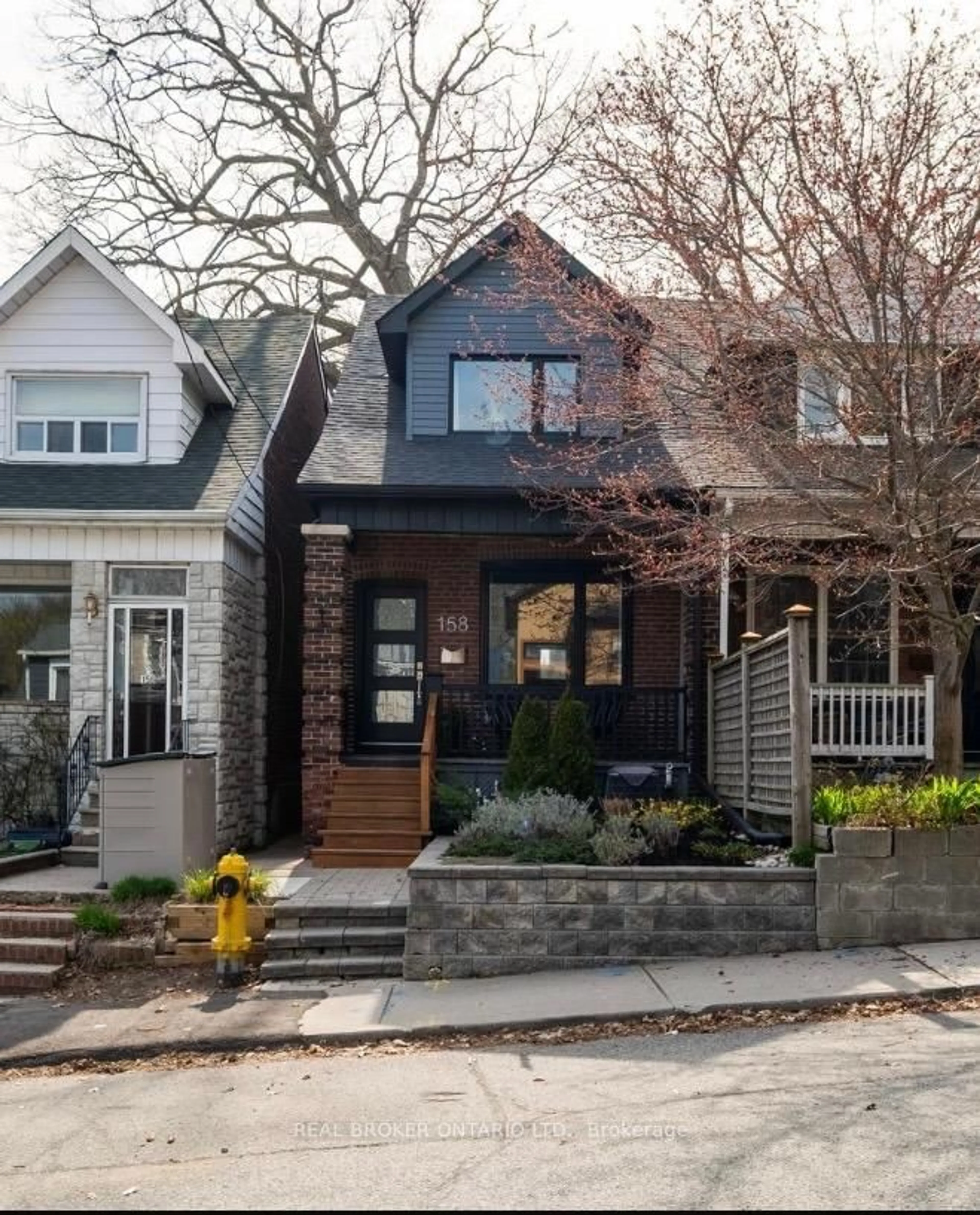 Home with brick exterior material, street for 158 Golfview Ave, Toronto Ontario M4E 2K5