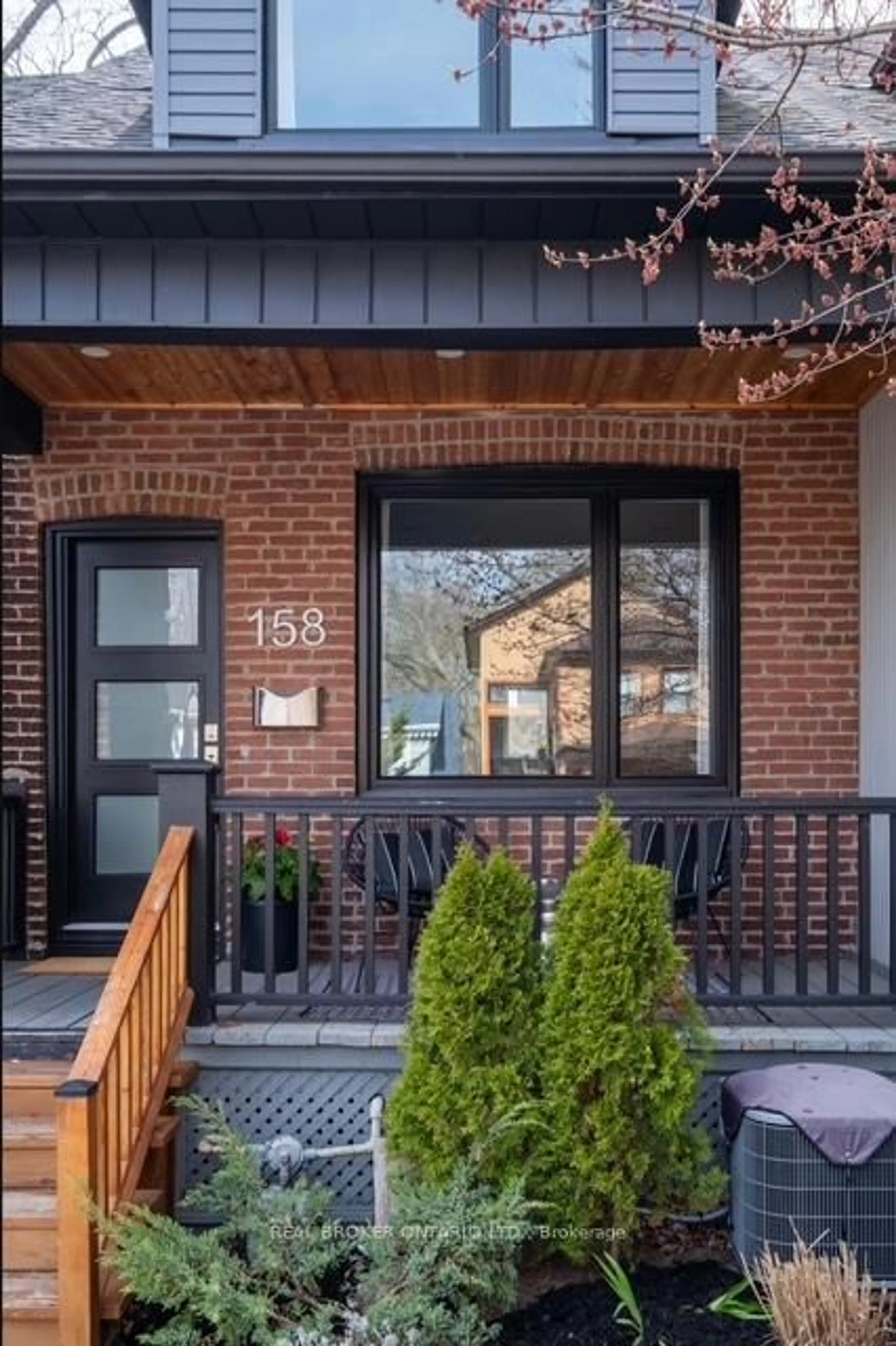 Home with brick exterior material, street for 158 Golfview Ave, Toronto Ontario M4E 2K5
