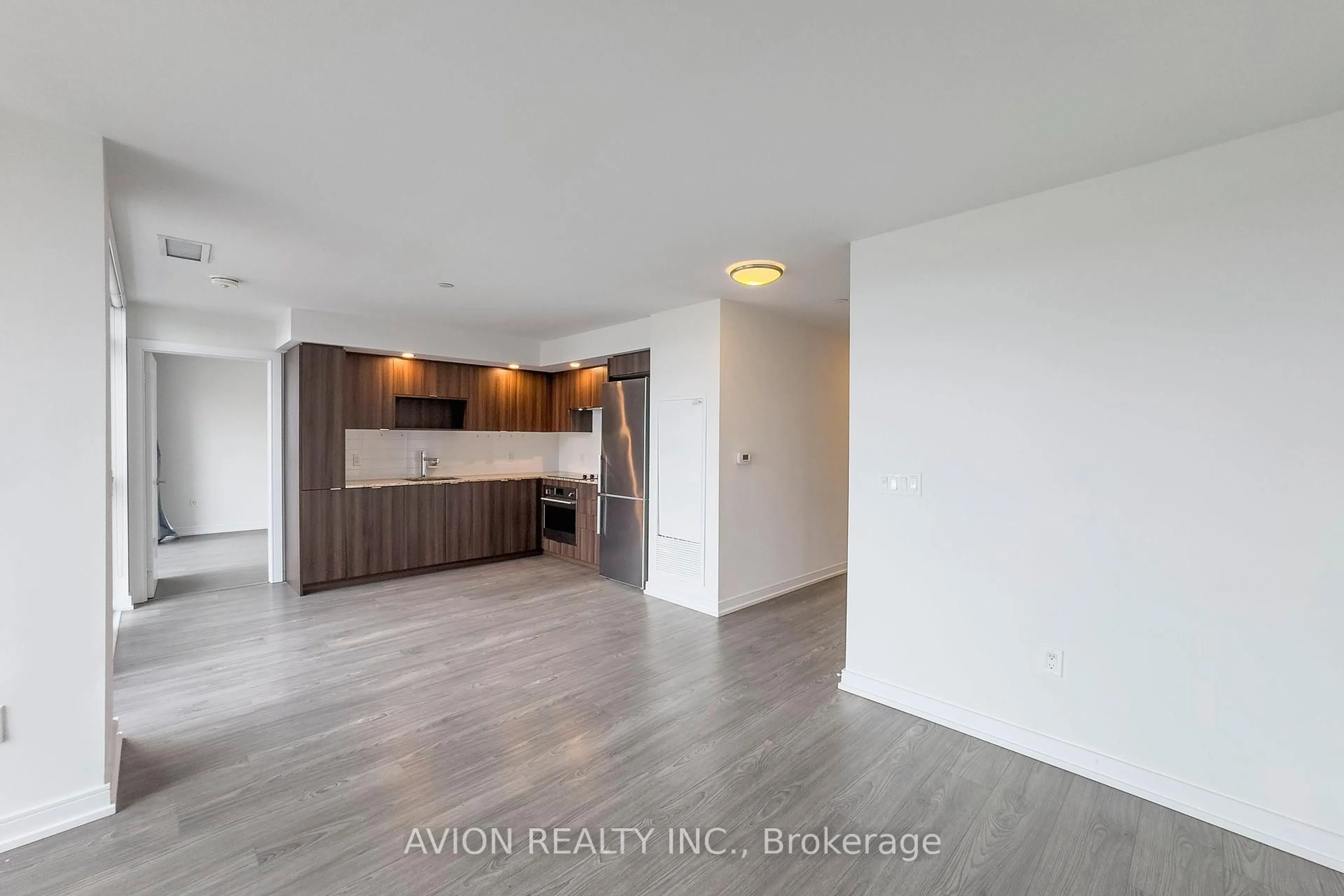 A pic of a room for 225 Village Green Sq #211, Toronto Ontario M1S 0N4