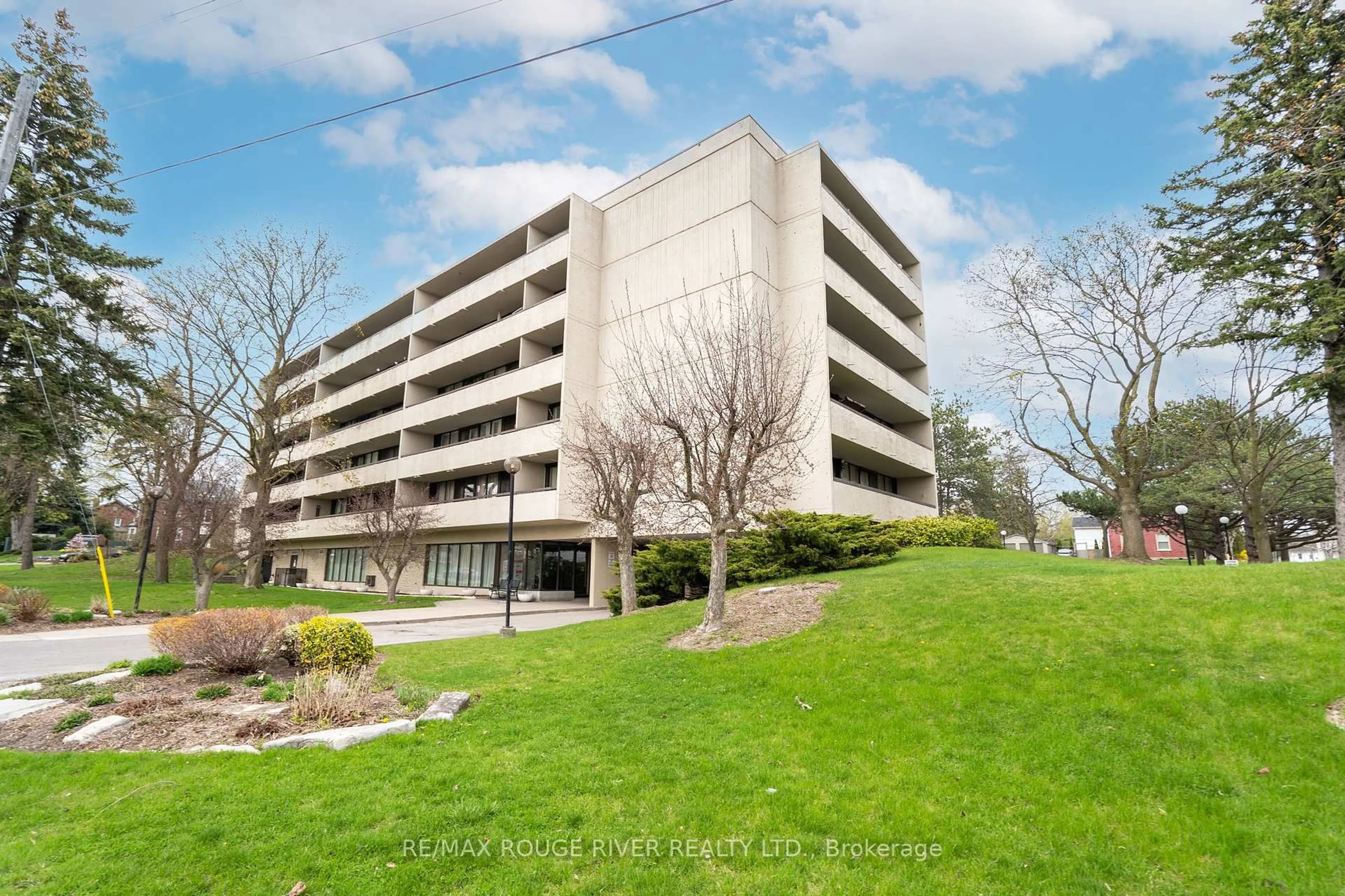 Unknown for 120 Elgin St #307, Oshawa Ontario L1G 1Y6