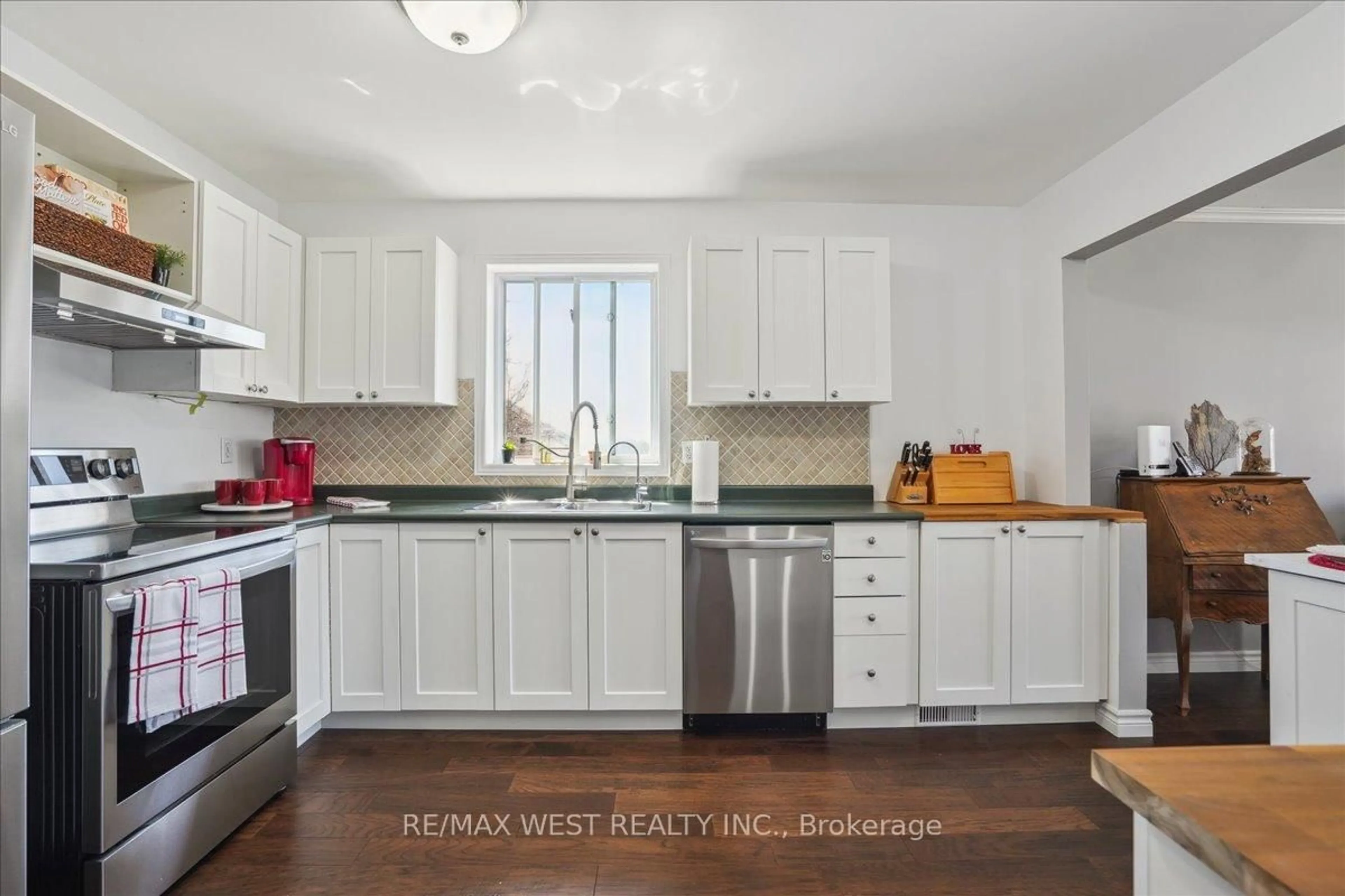 Open concept kitchen, ceramic/tile floor for 783 Grandview St, Oshawa Ontario L1K 2K1