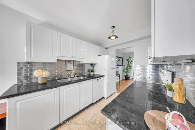 Additional property image - 2550 Birchmount Rd Unit 5