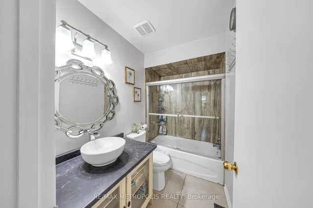 Additional property image - 2550 Birchmount Rd Unit 5