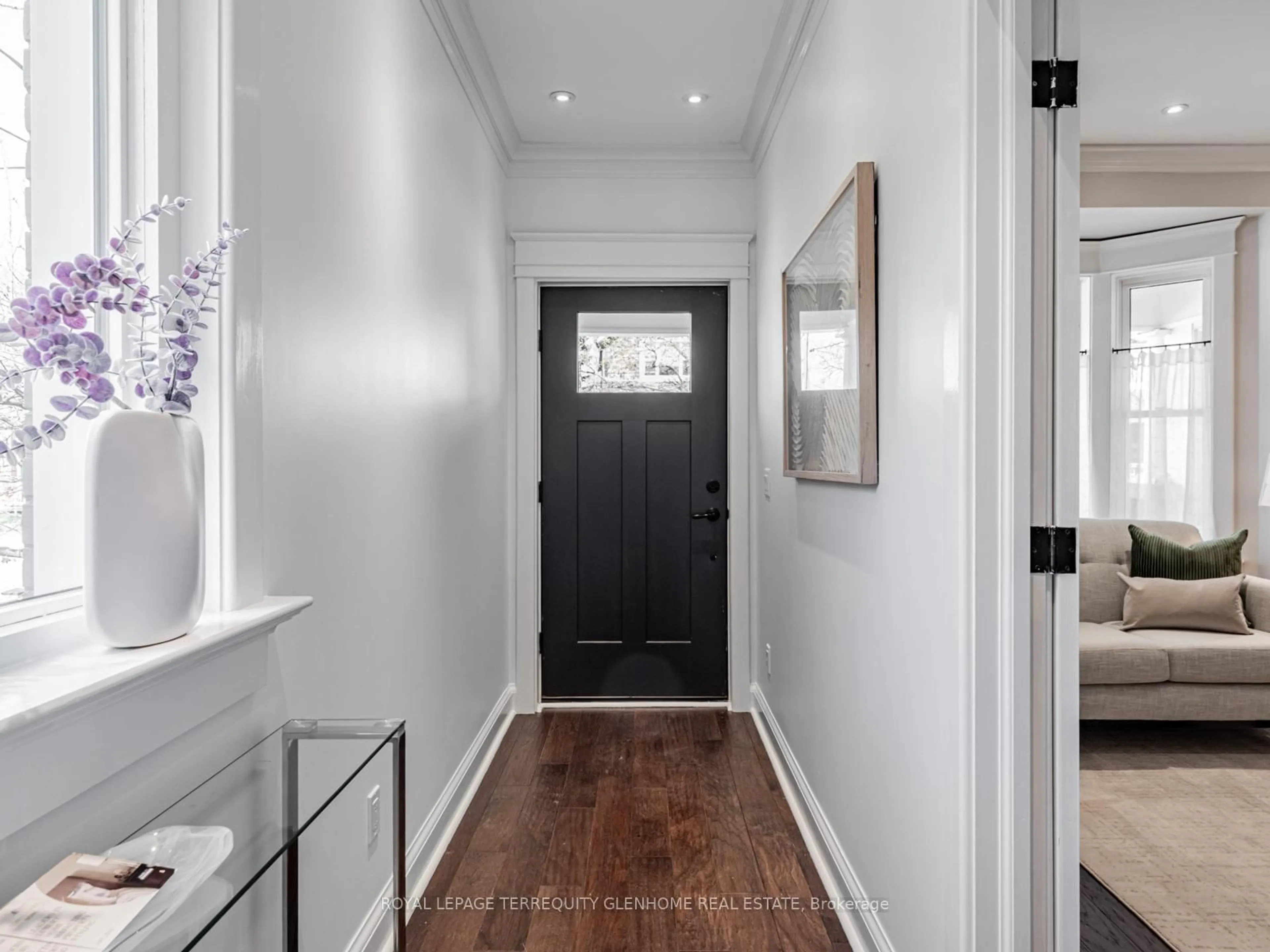 Indoor entryway for 140 Monarch Park Ave, Toronto Ontario M4J 4R4