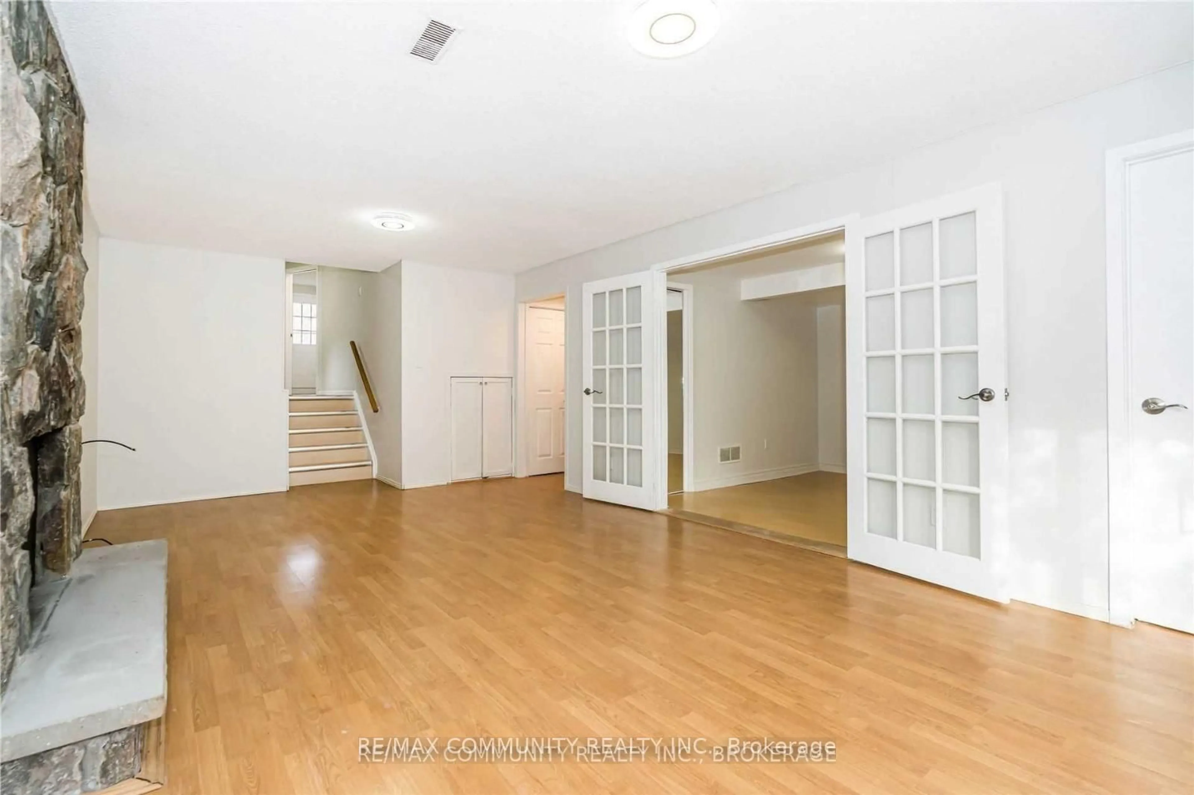 A pic of a room for 667 westshore Blvd, Pickering Ontario L1W 3G2