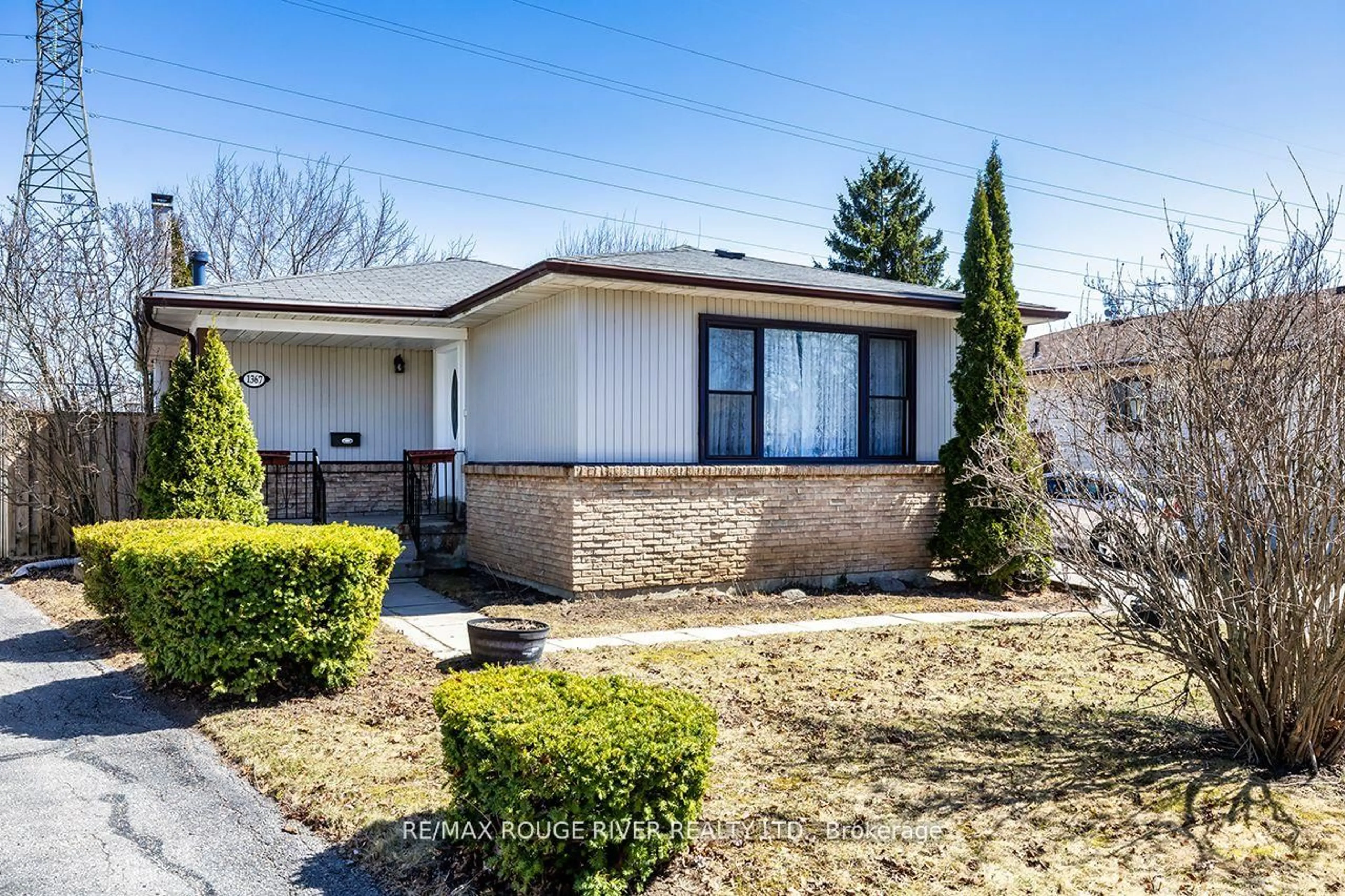 Home with brick exterior material, street for 1367 Everglades Dr, Oshawa Ontario L1K 1J7